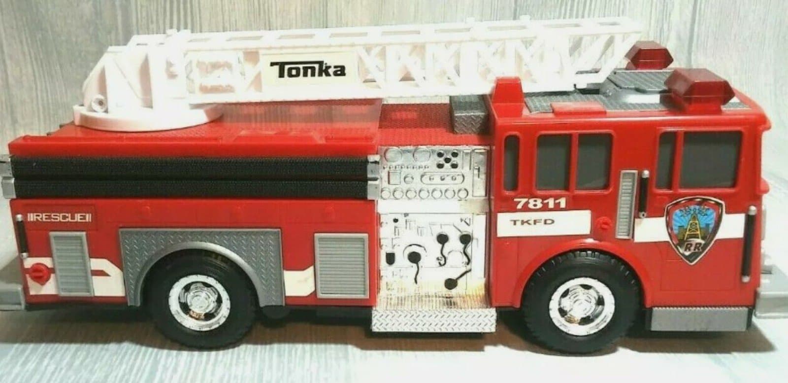 2010 Hasbro Tonka Fire Truck Rescue TKFD 7811 Fire Engine w/ Ladder - Thumbnail 3