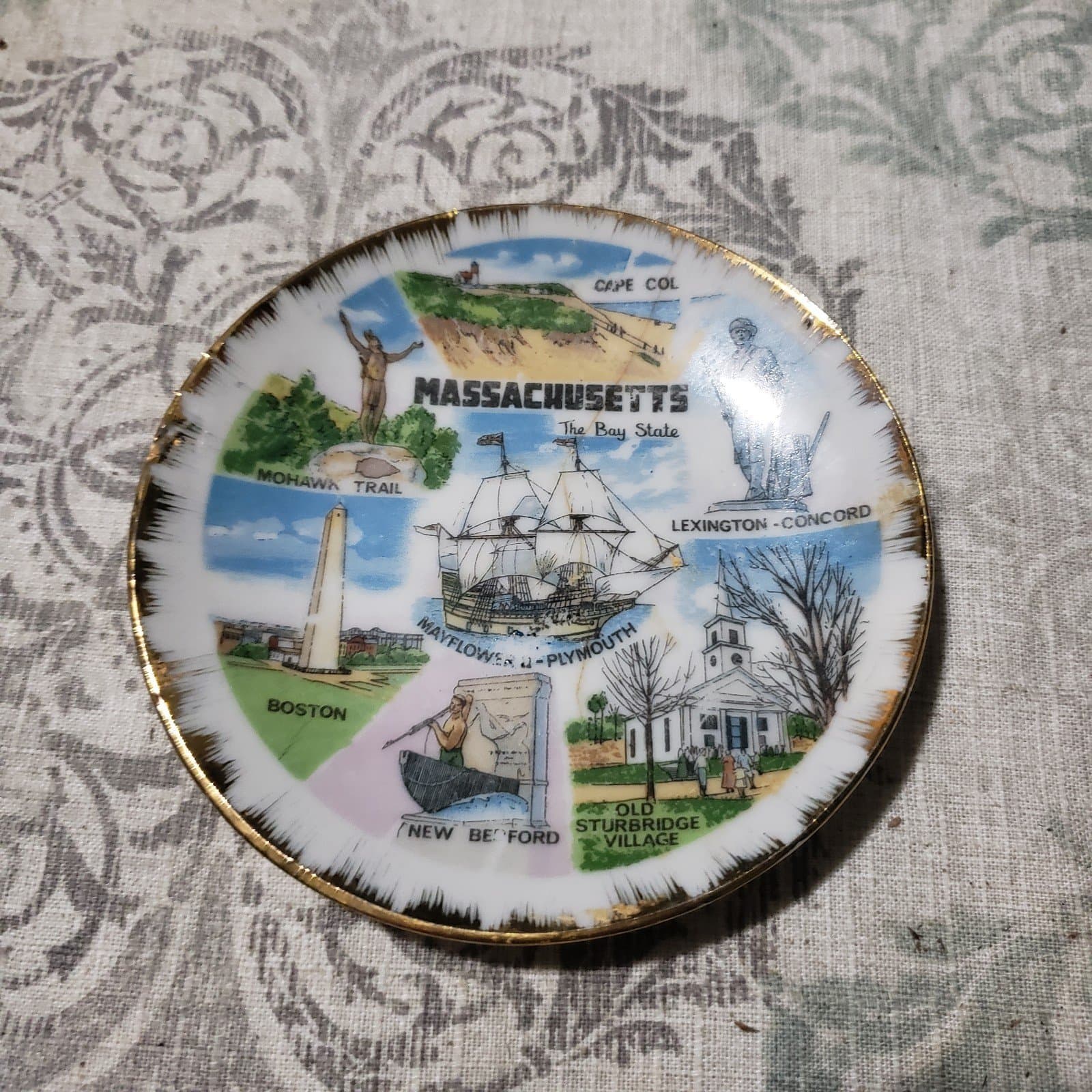Massachusetts vintage state souvenir plate. - Image 1