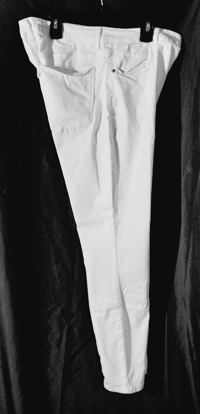 Rue21 white jeans. Size 14 - Thumbnail 2