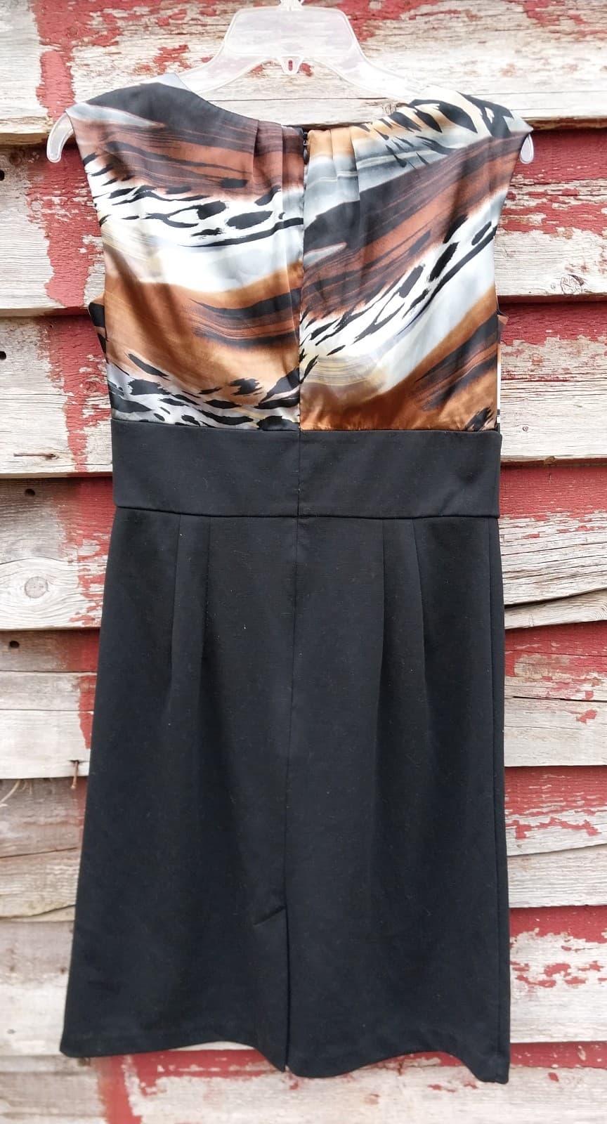 Dress Barn. Sleeveless Dress. Black With Beautiful Neutral Colors. Size 6 - Thumbnail 3