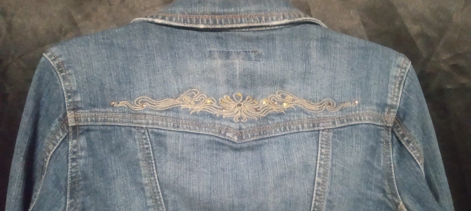 Paris Blues Women's Vintage Blue Jean Jacket With Embellishment - Thumbnail 5