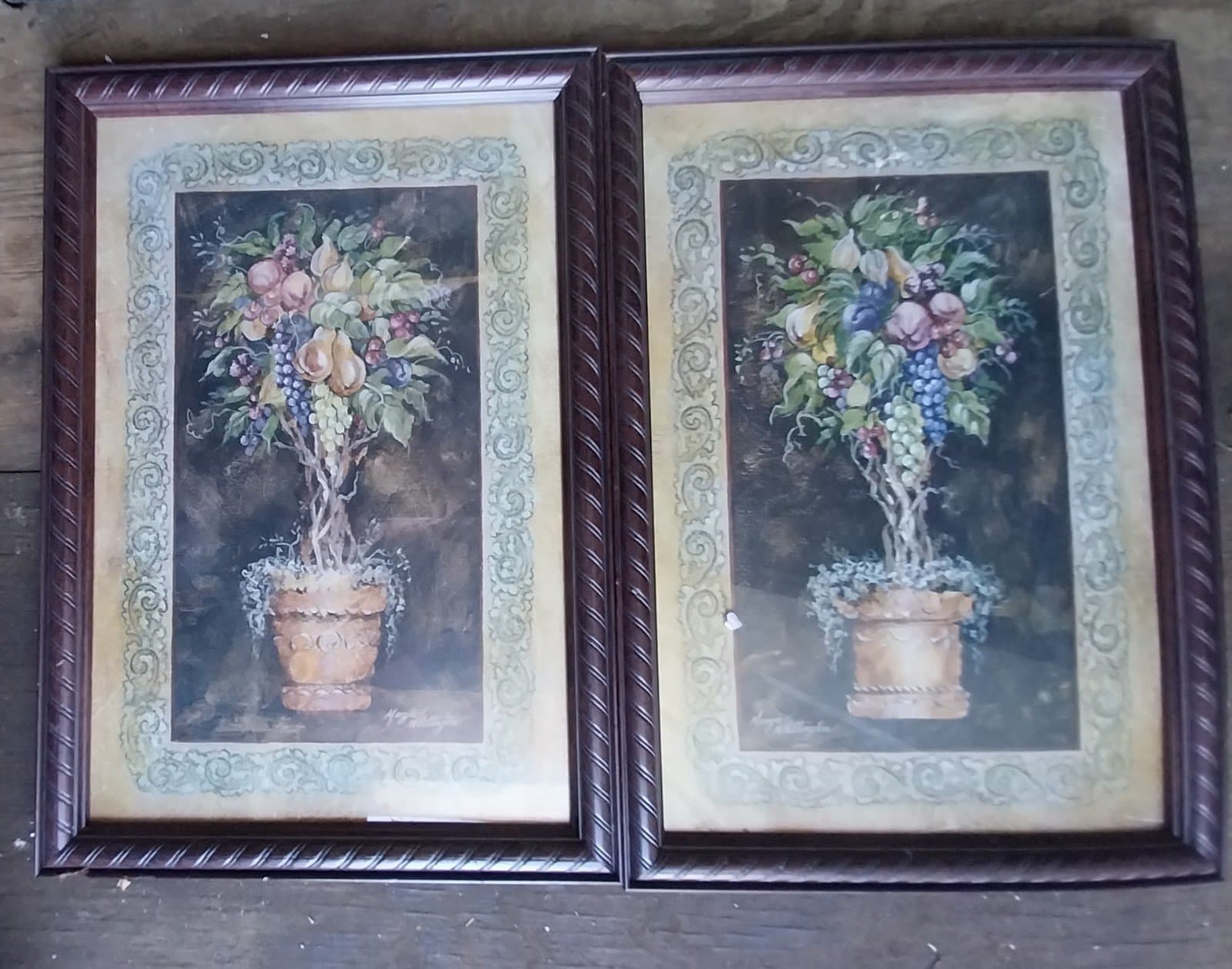 2 Beautiful Home Interiors Pictures. Good condition. Measurement for each 23x16 - Image 1