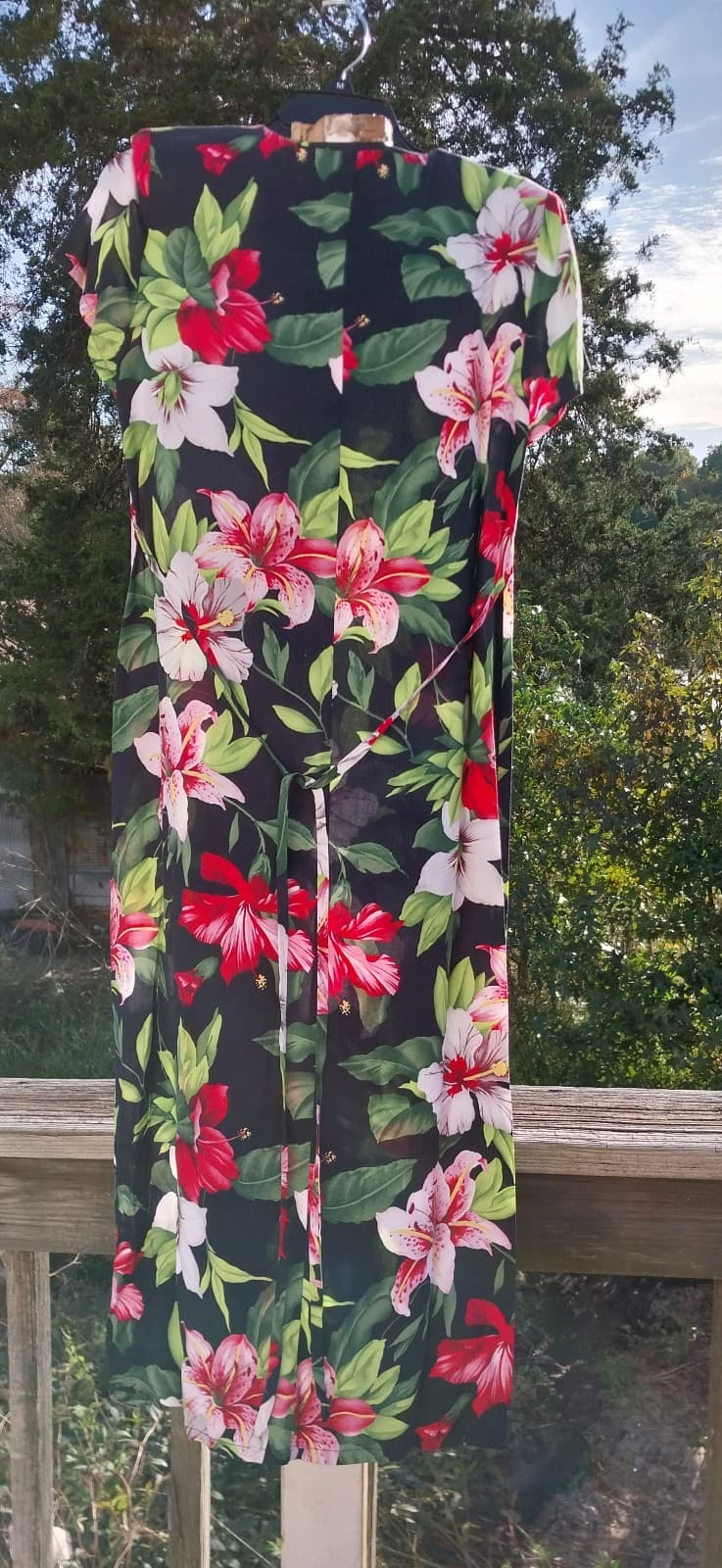 J.B.S. LTD Long Floral Design Short Sleeve Dress. Size Medium - Thumbnail 3