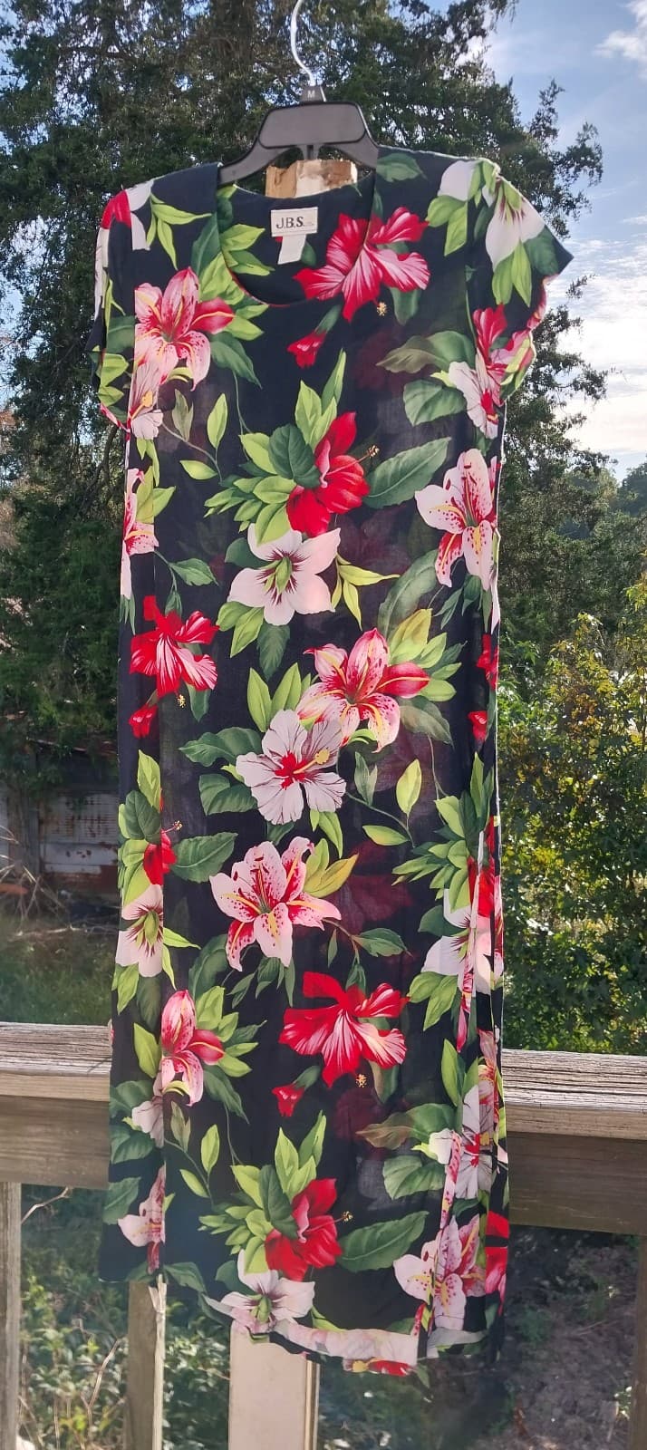J.B.S. LTD Long Floral Design Short Sleeve Dress. Size Medium - Image 1