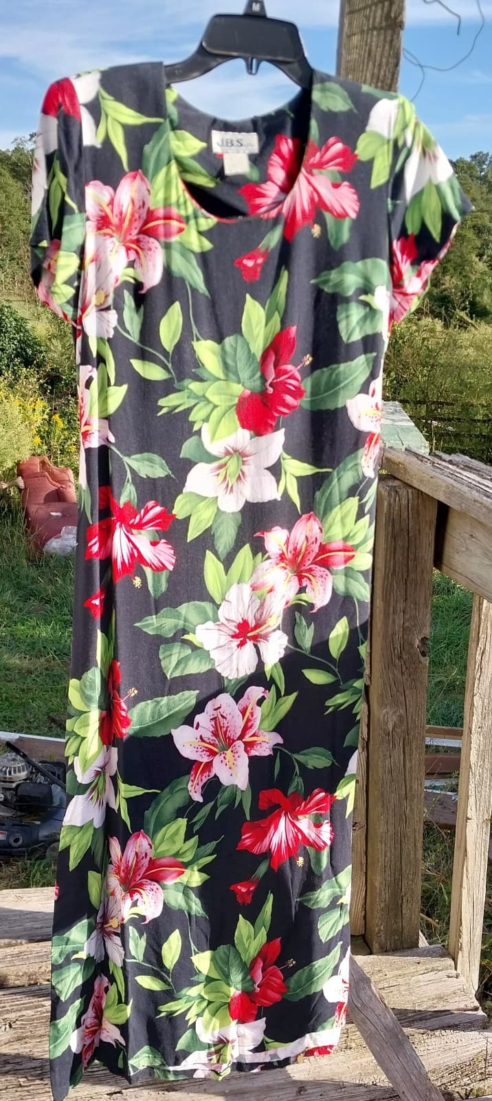 J.B.S. LTD Long Floral Design Short Sleeve Dress. Size Medium - Thumbnail 6