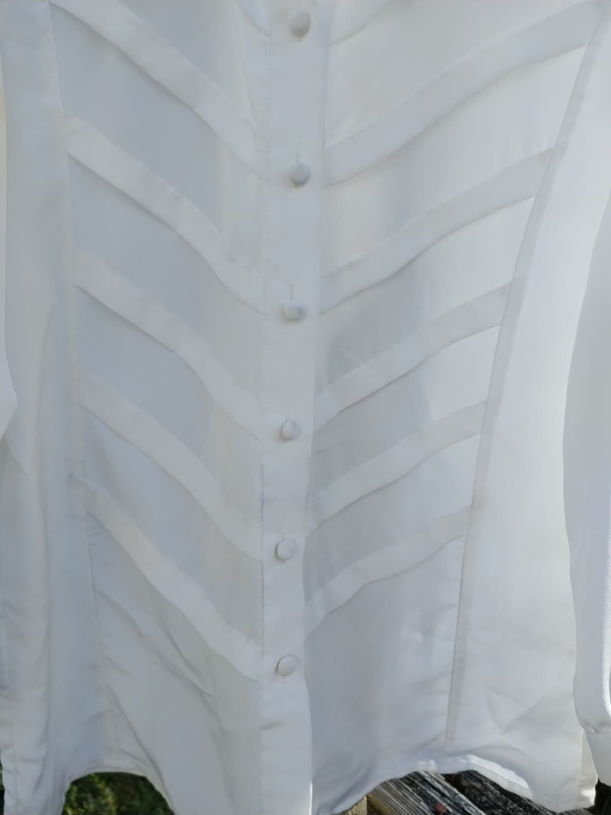 Chaus White Pleated Button Down Long 3/4 Sleeve Blouse. Size 10 - Thumbnail 3