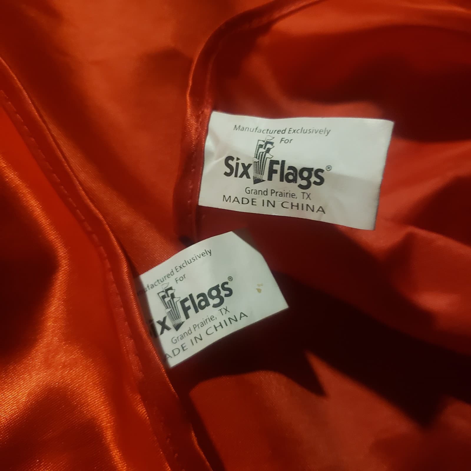 2 Six Flags Flash Capes - Size Youth Superhero - Thumbnail 2