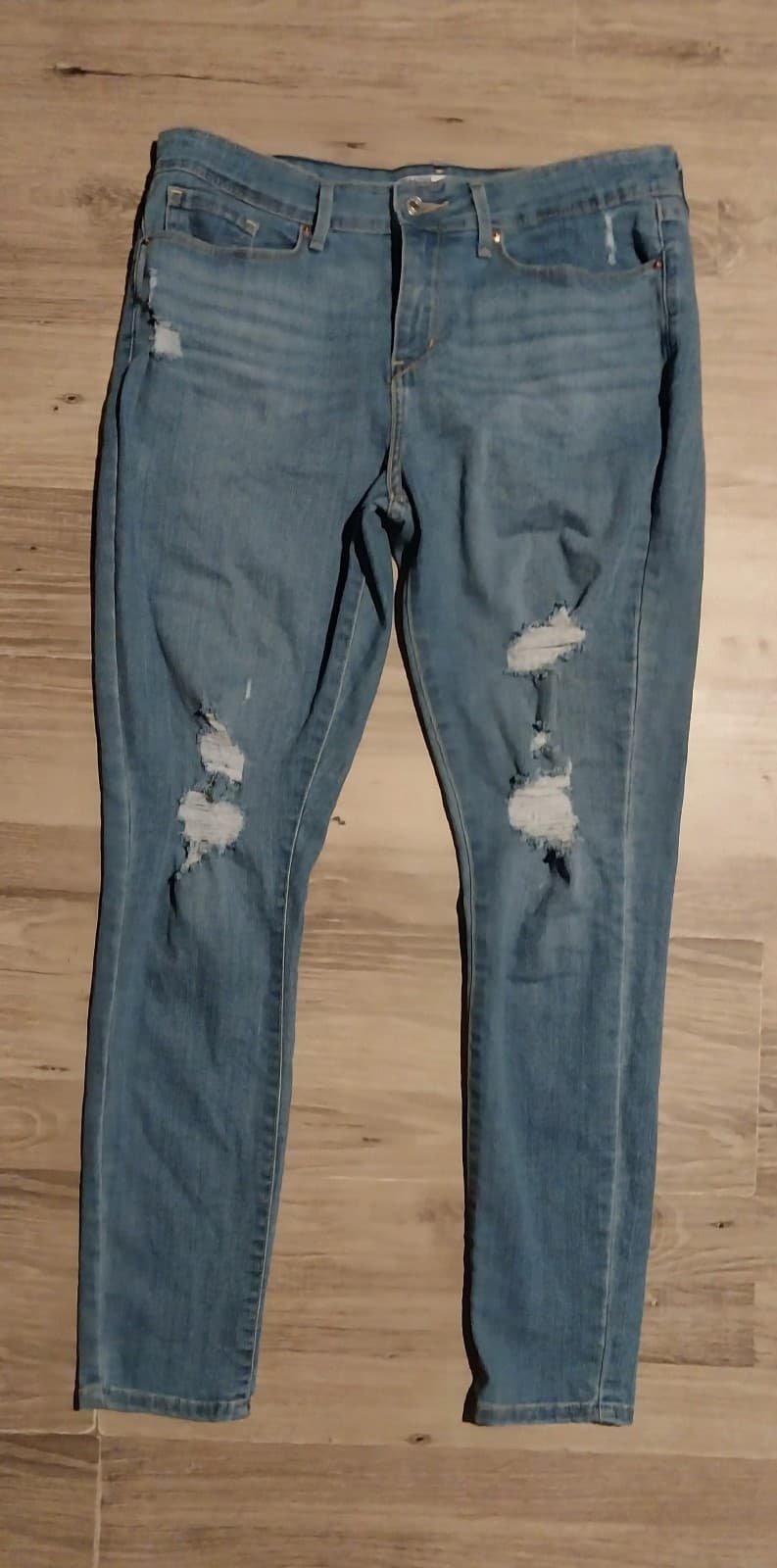 Levis Women Jeans Mid-Rise Skinny Blue Denim. Size 10M - Image 1