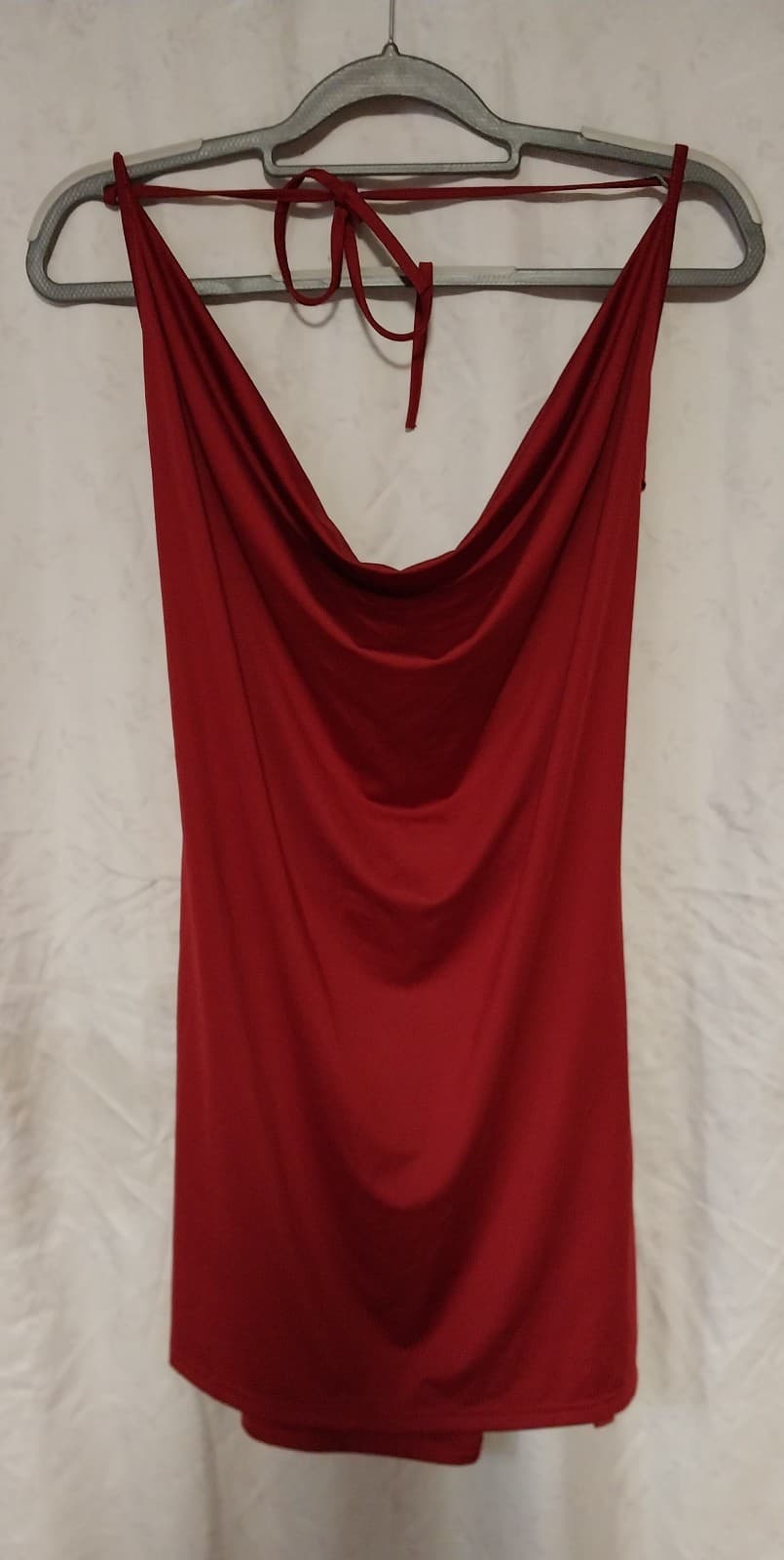 Red short dress. Low cut back. - Image 1