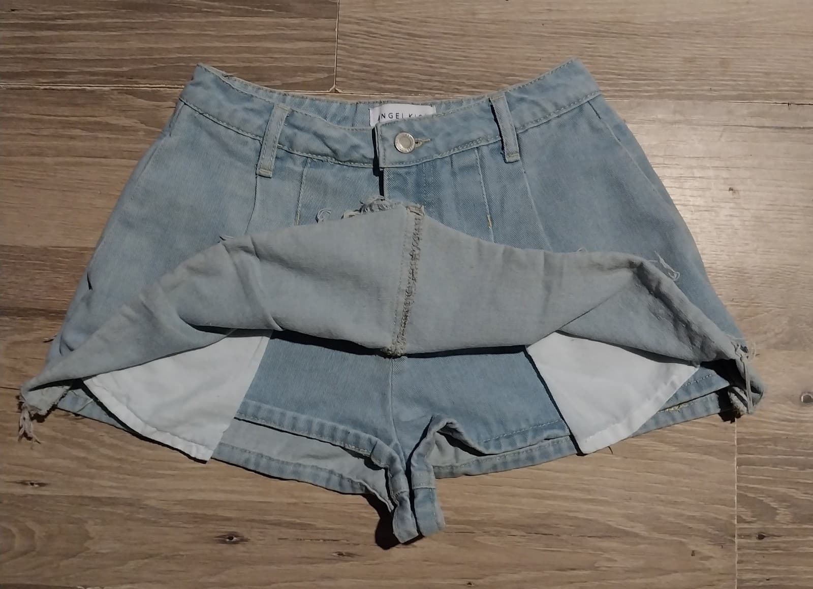 Angel Kiss Juniors Denim Pleated Mini Skorts. Junior Size 2. Waist 25" - Thumbnail 2