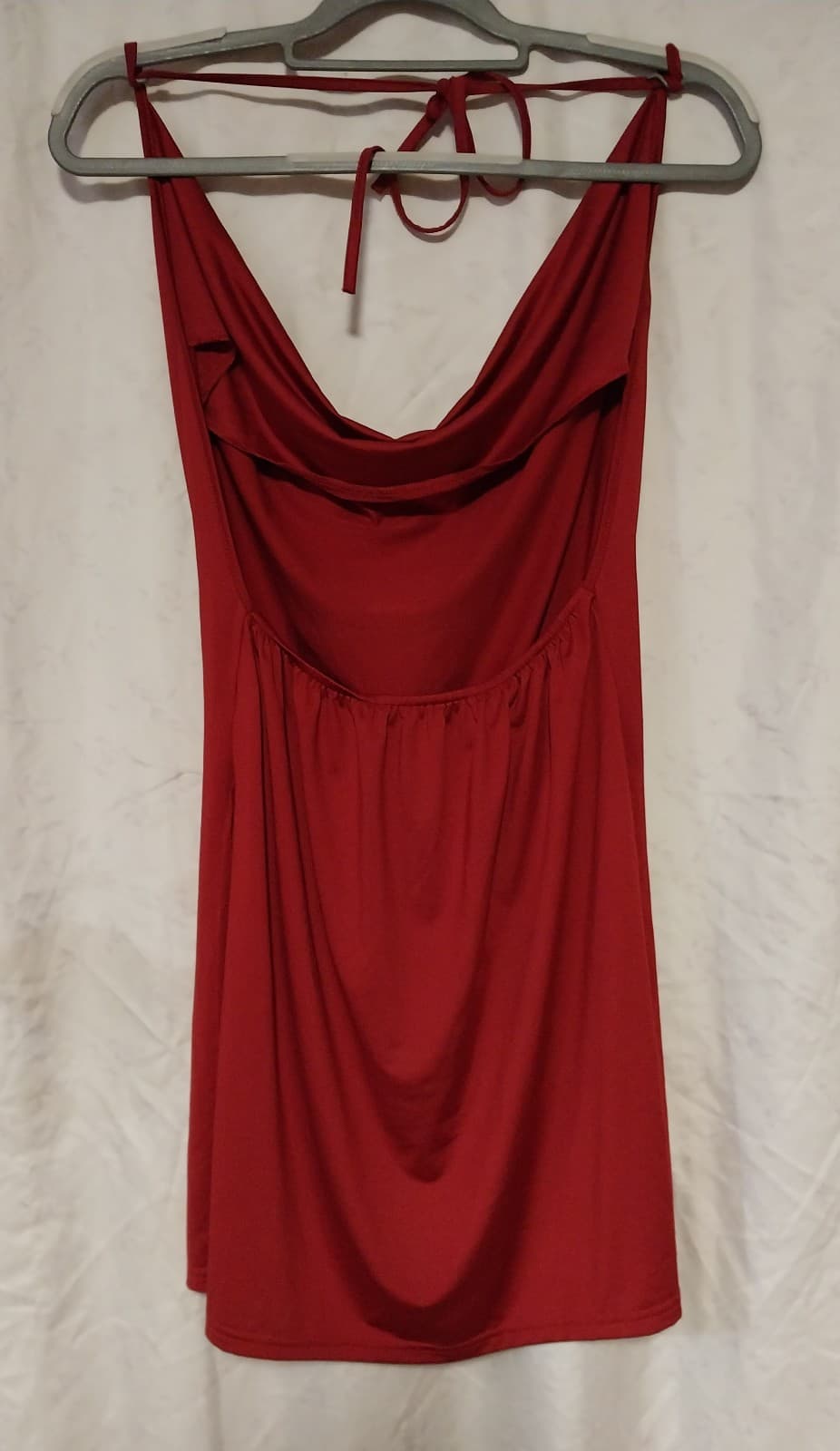 Red short dress. Low cut back. - Thumbnail 2