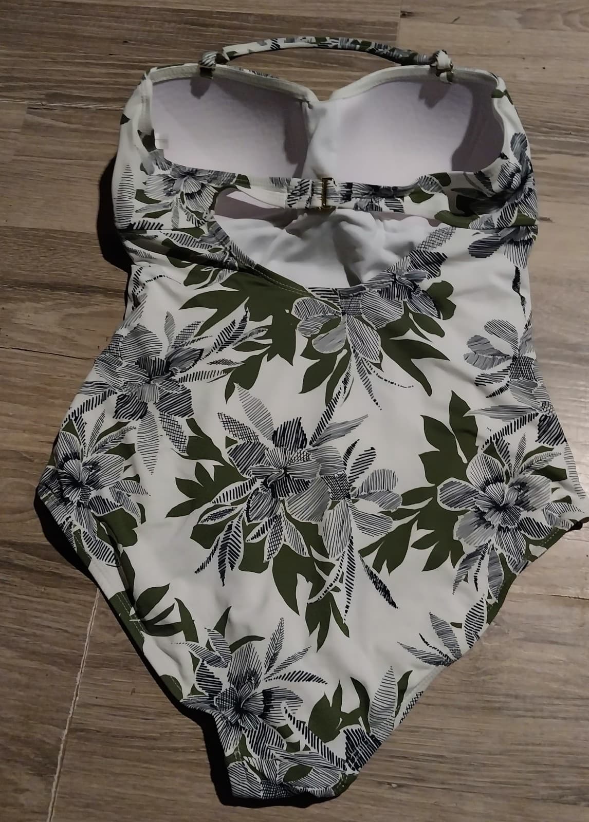 Liz Claiborne. A one-piece green swimsuit - Thumbnail 3