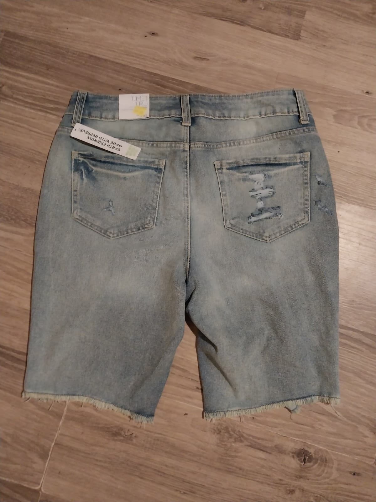 Time and Tru, New Women's Size 10 Denim Bermuda Shorts Light Wash. - Thumbnail 2