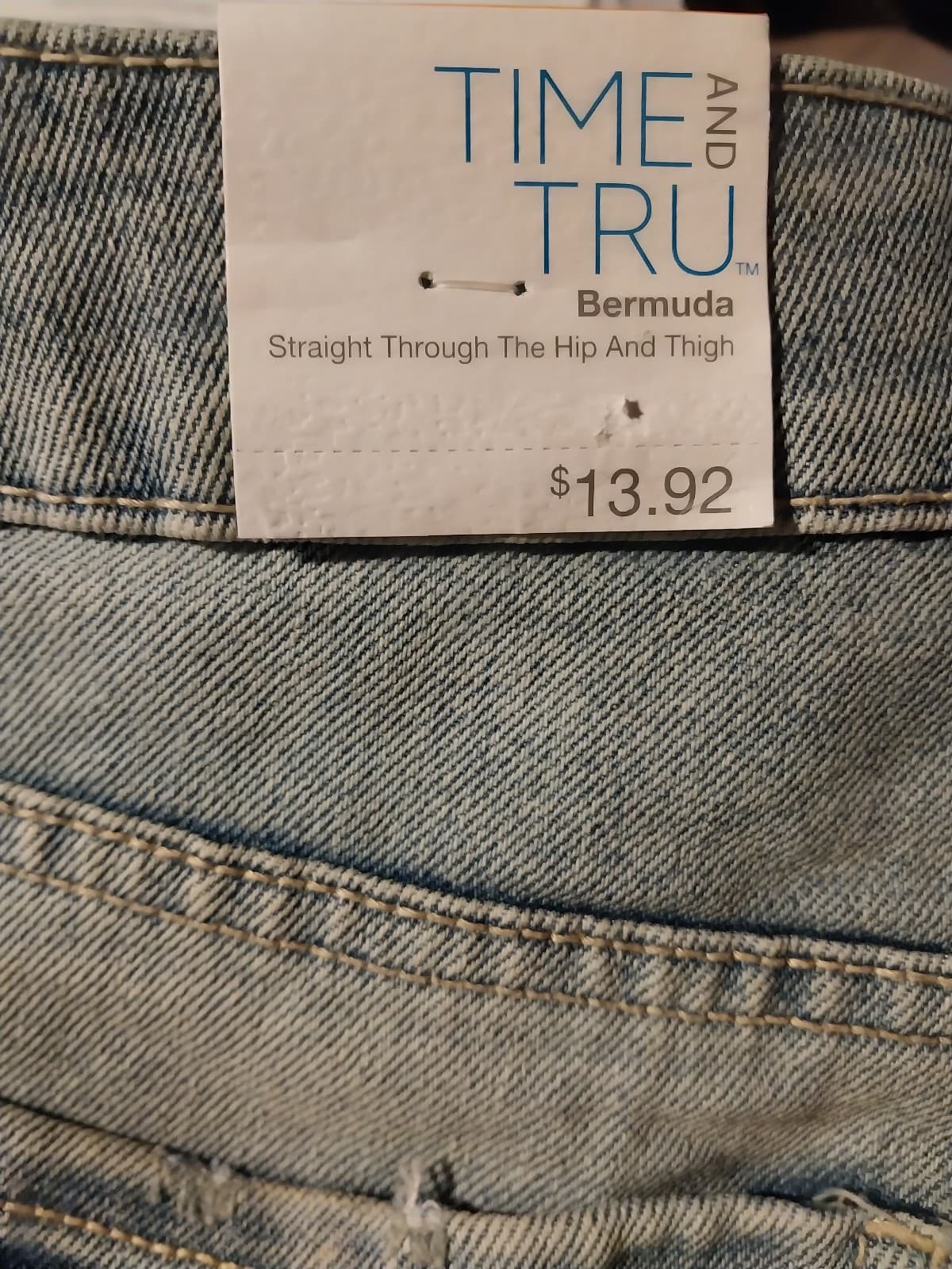 Time and Tru, New Women's Size 10 Denim Bermuda Shorts Light Wash. - Thumbnail 4