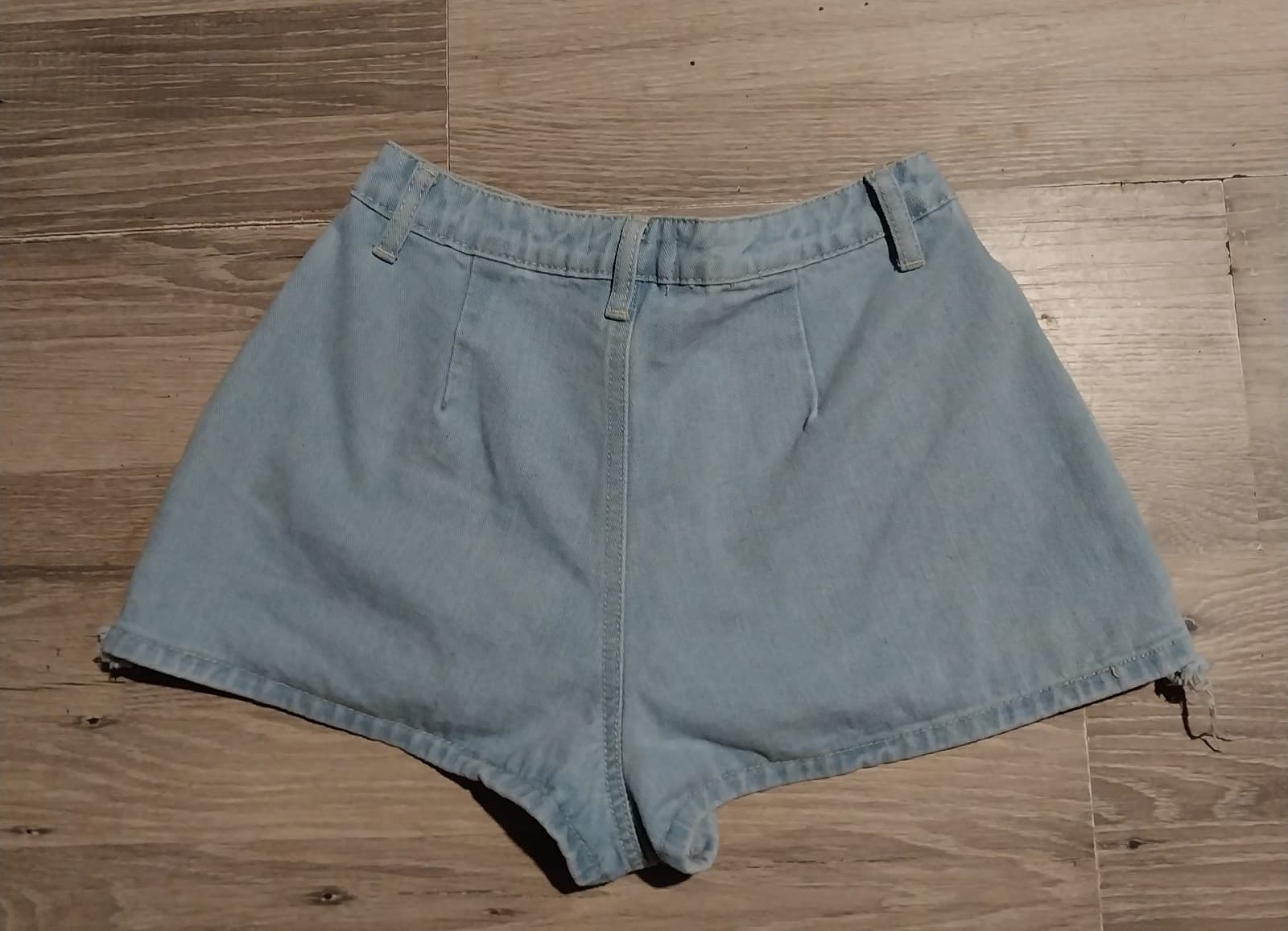 Angel Kiss Juniors Denim Pleated Mini Skorts. Junior Size 2. Waist 25" - Thumbnail 4