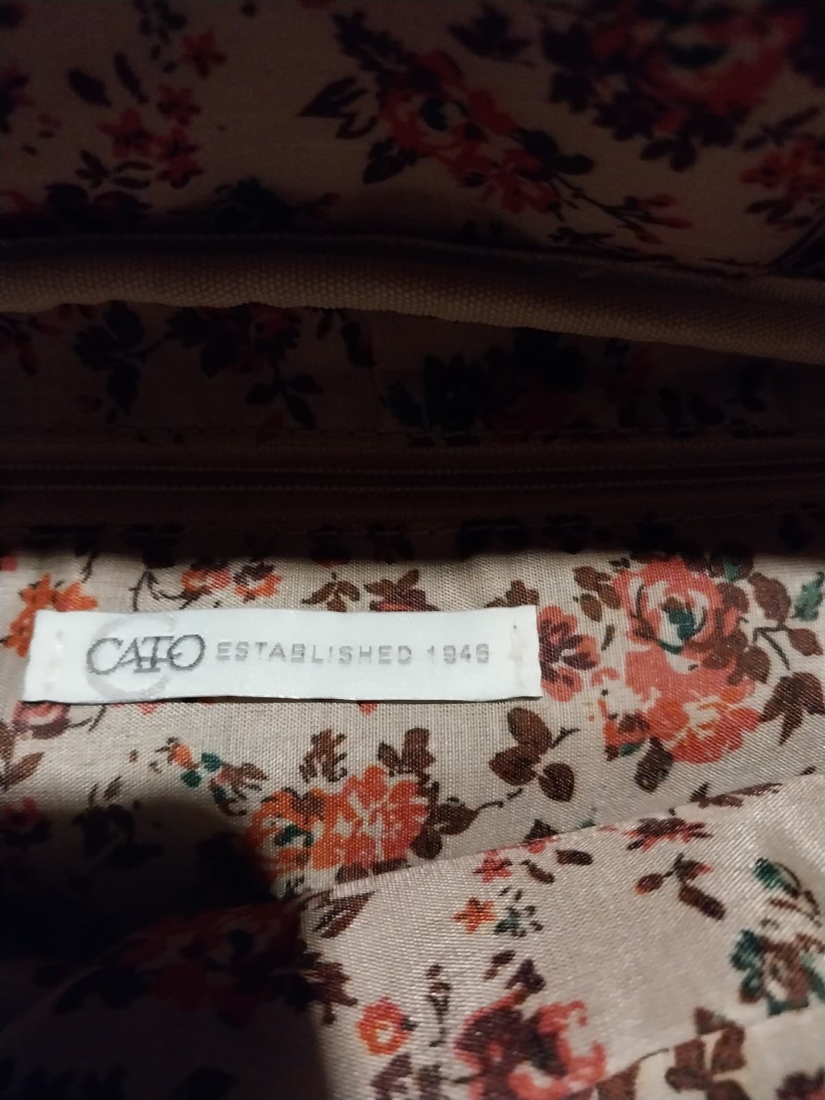 Cato Fringe Bag. Color Is Beige. New - Thumbnail 3