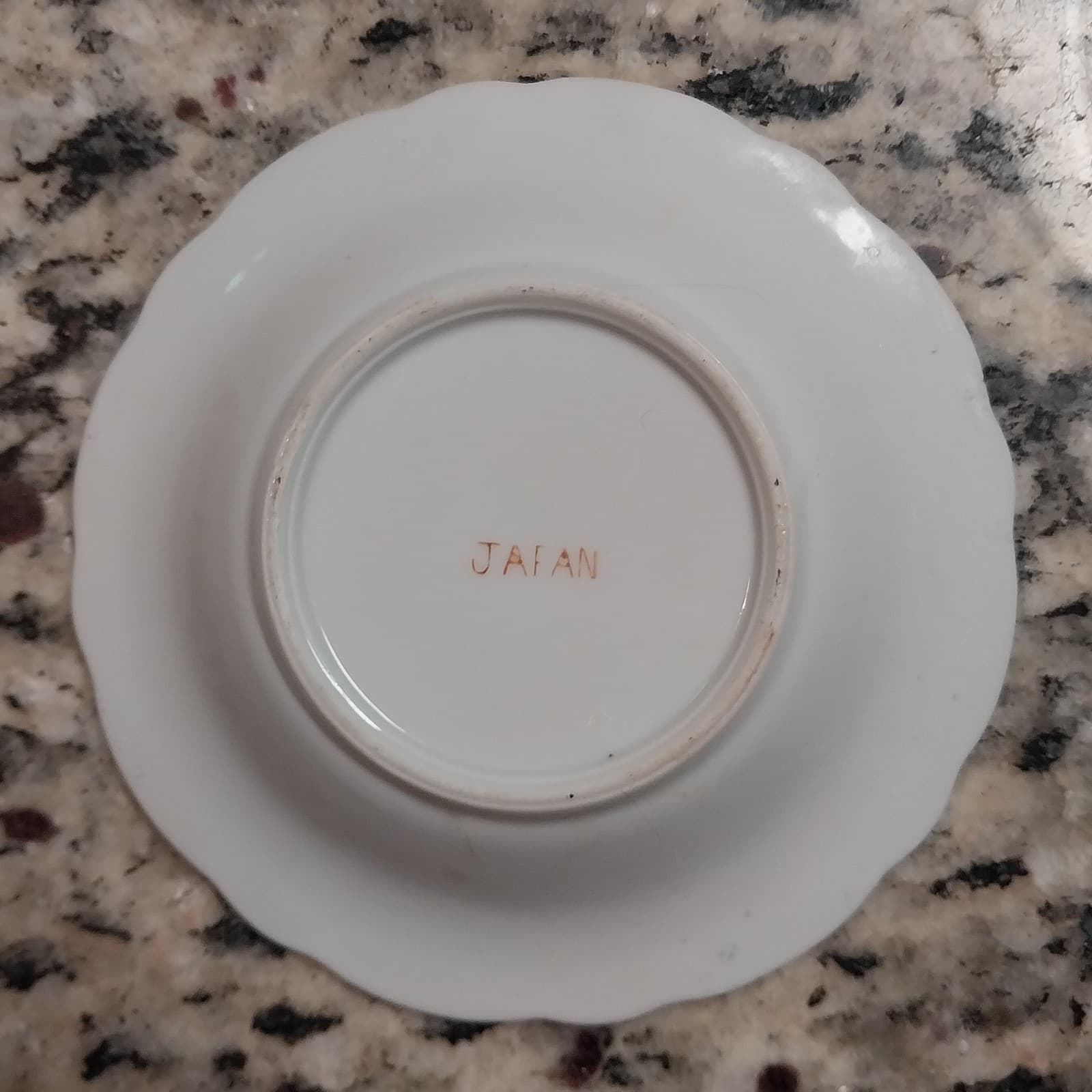 Vintage Japan, From The 1970s. Small Plate Measures About 4.5" Diameter. - Thumbnail 2