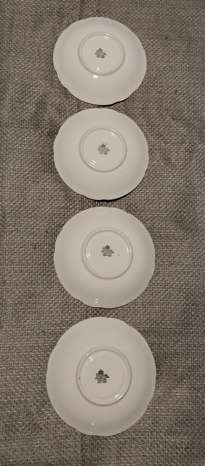 4 STANLEY FINE BONE CHINA GOLD RIM MADE IN ENGLAND SAUCERS - Thumbnail 2