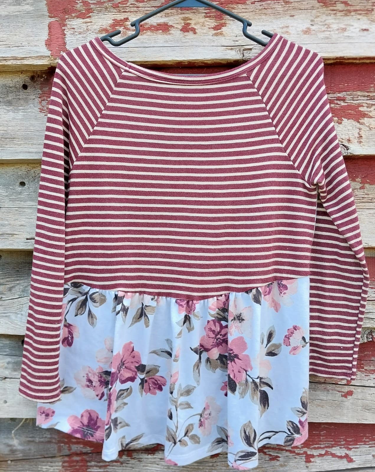 Floral Top Featuring Raglan Style Striped Sleeves And A Round Neck - Thumbnail 2