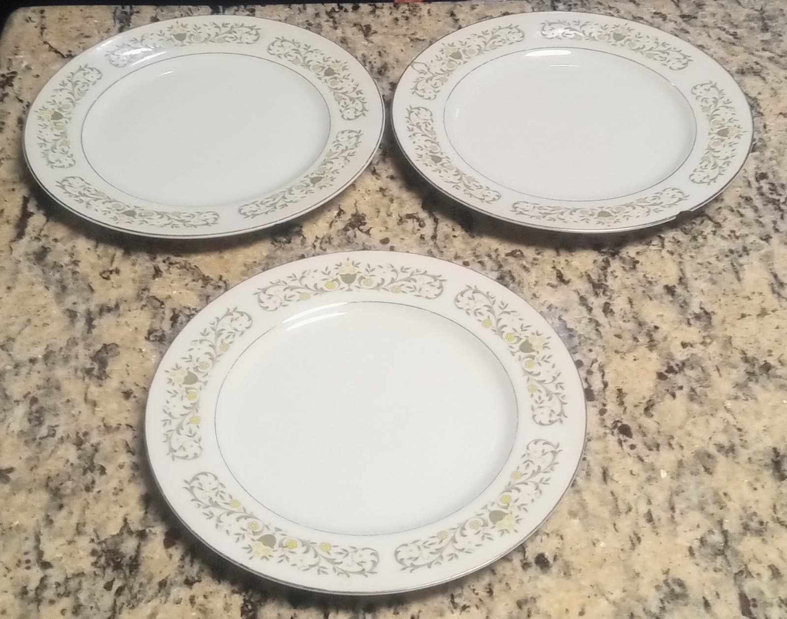 3 STERLING FINE CHINA PORCELAIN FLORENTINE PATTERN PLATINUM EDGE DINNER PLATES. - Thumbnail 2