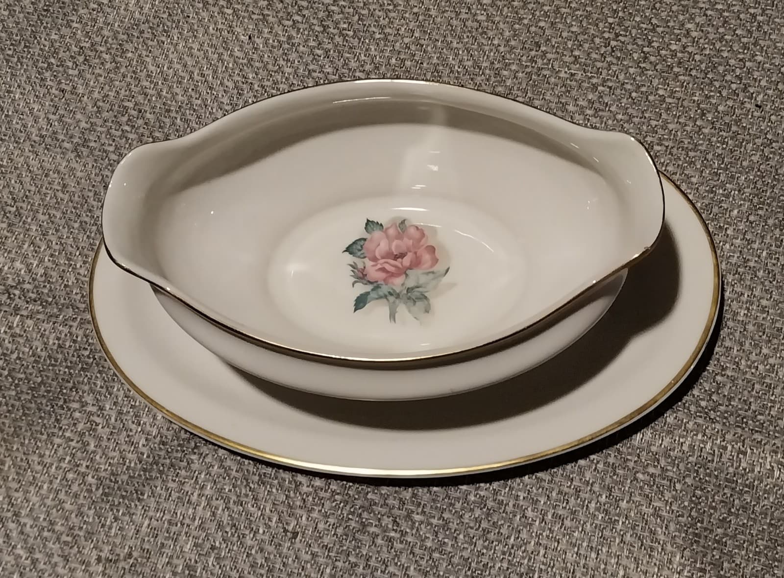 Royal Jackson Fine China Gravy Bowl. Rose Design - Image 1