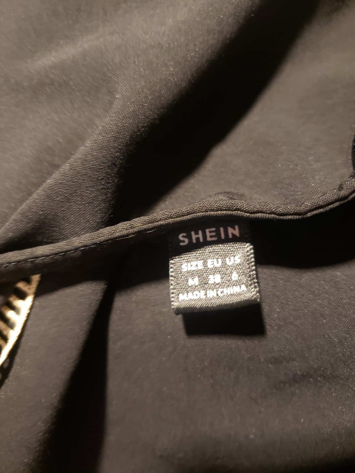 Shein Curve Women’s Top Size Medium Black and Gold New - Thumbnail 3