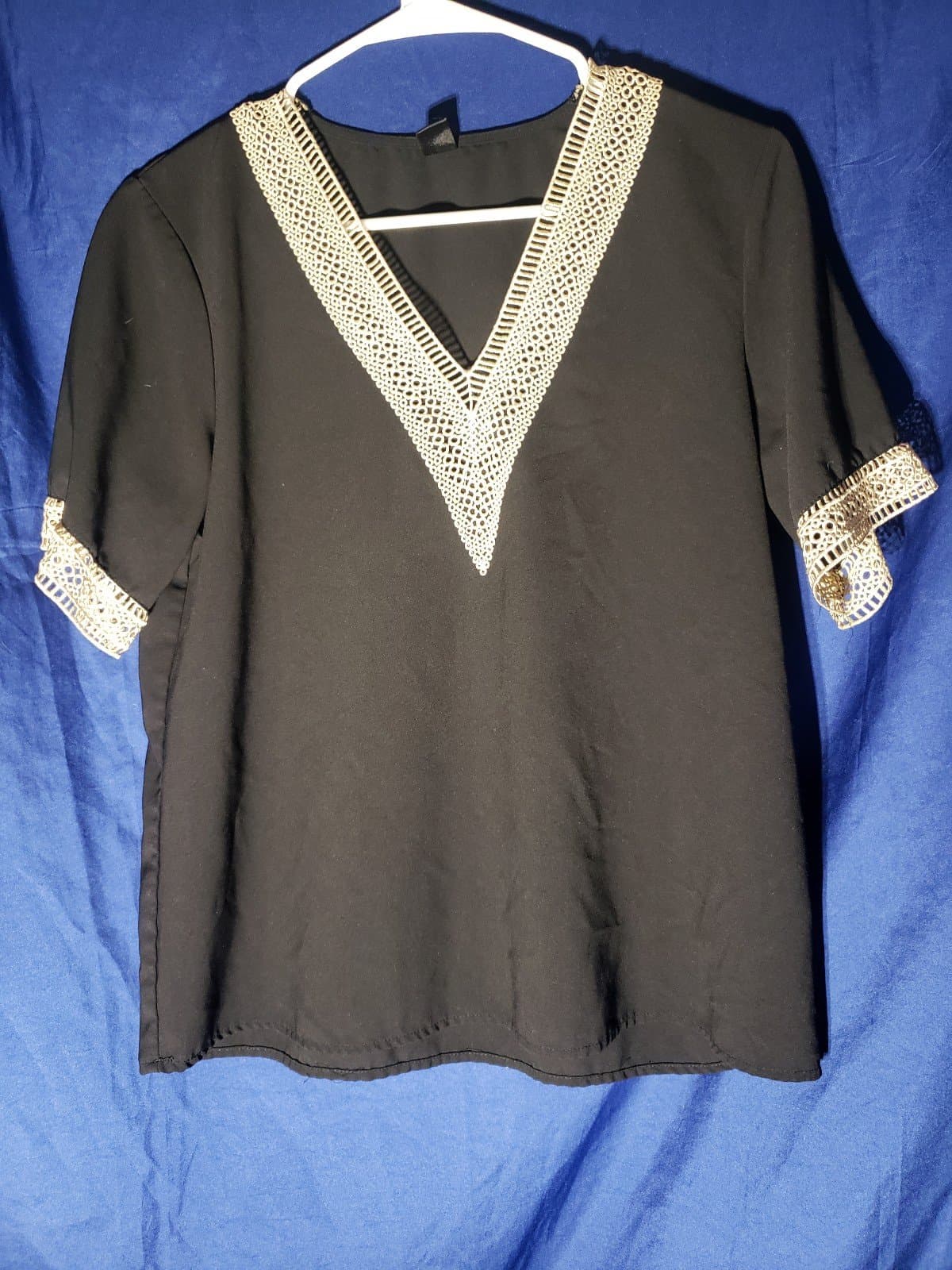 Shein Curve Women’s Top Size Medium Black and Gold New - Image 1