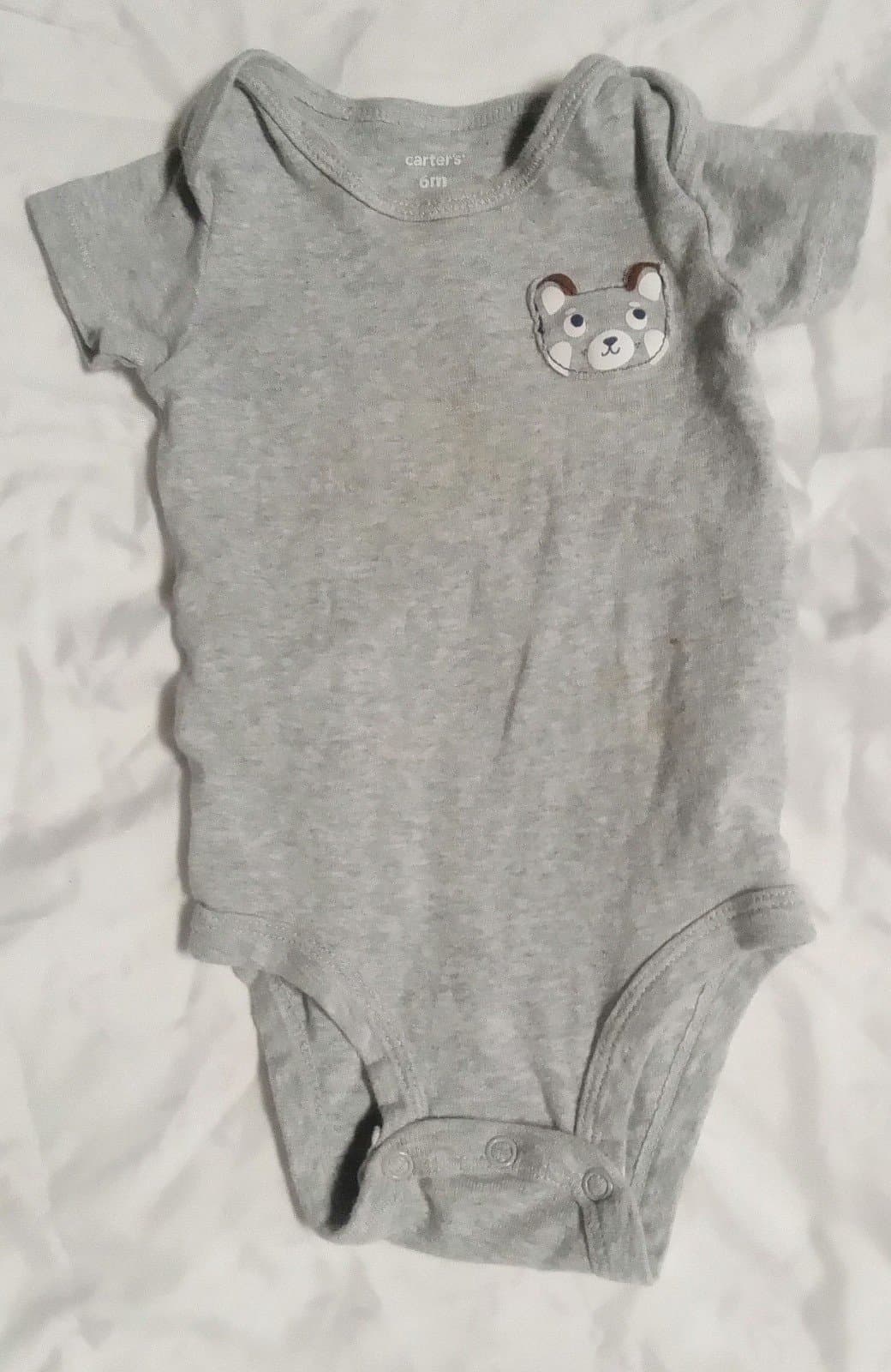 Carter's grey Onesie. 6 Months - Image 1