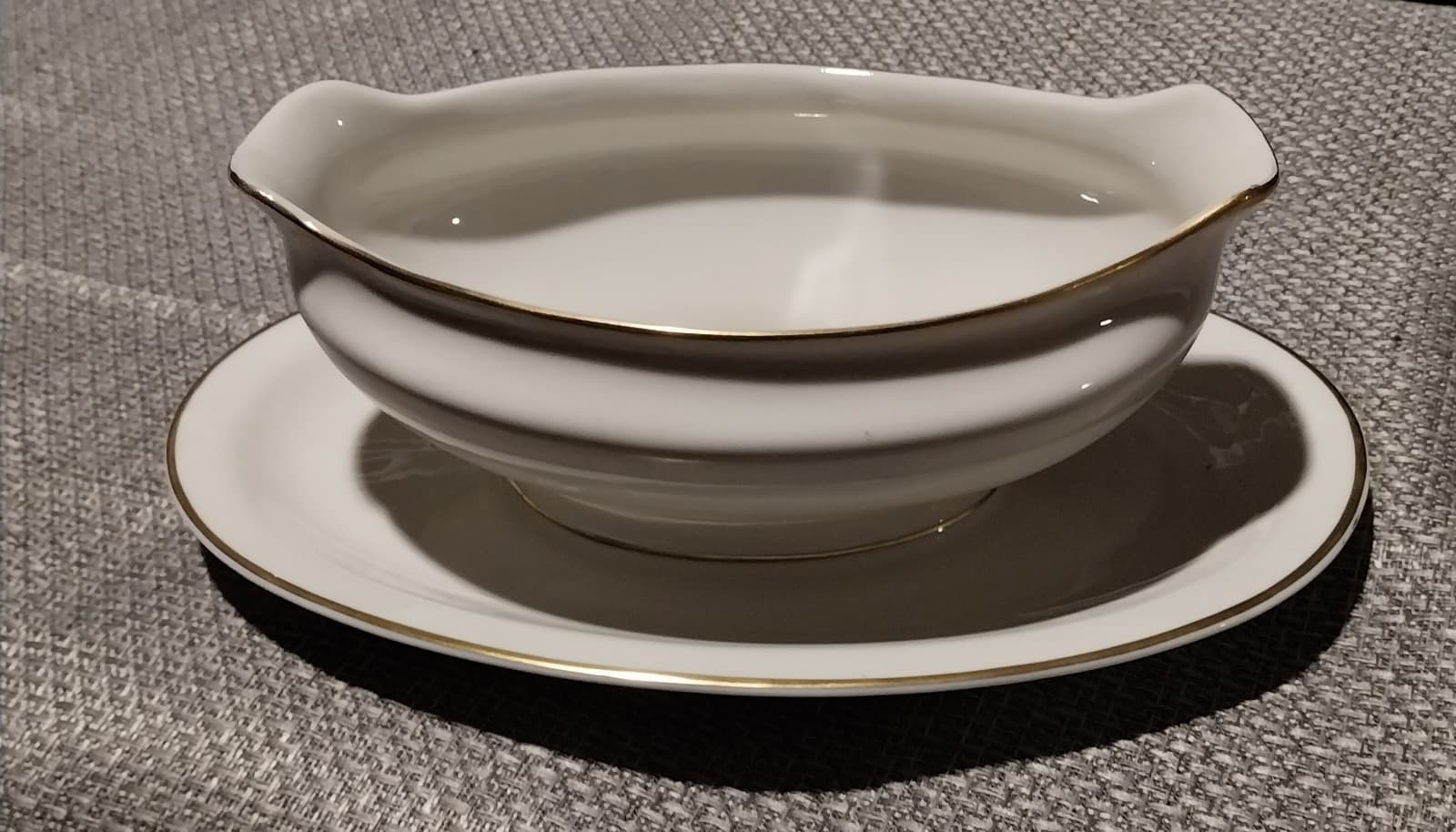 Royal Jackson Fine China Gravy Bowl. Rose Design - Thumbnail 3