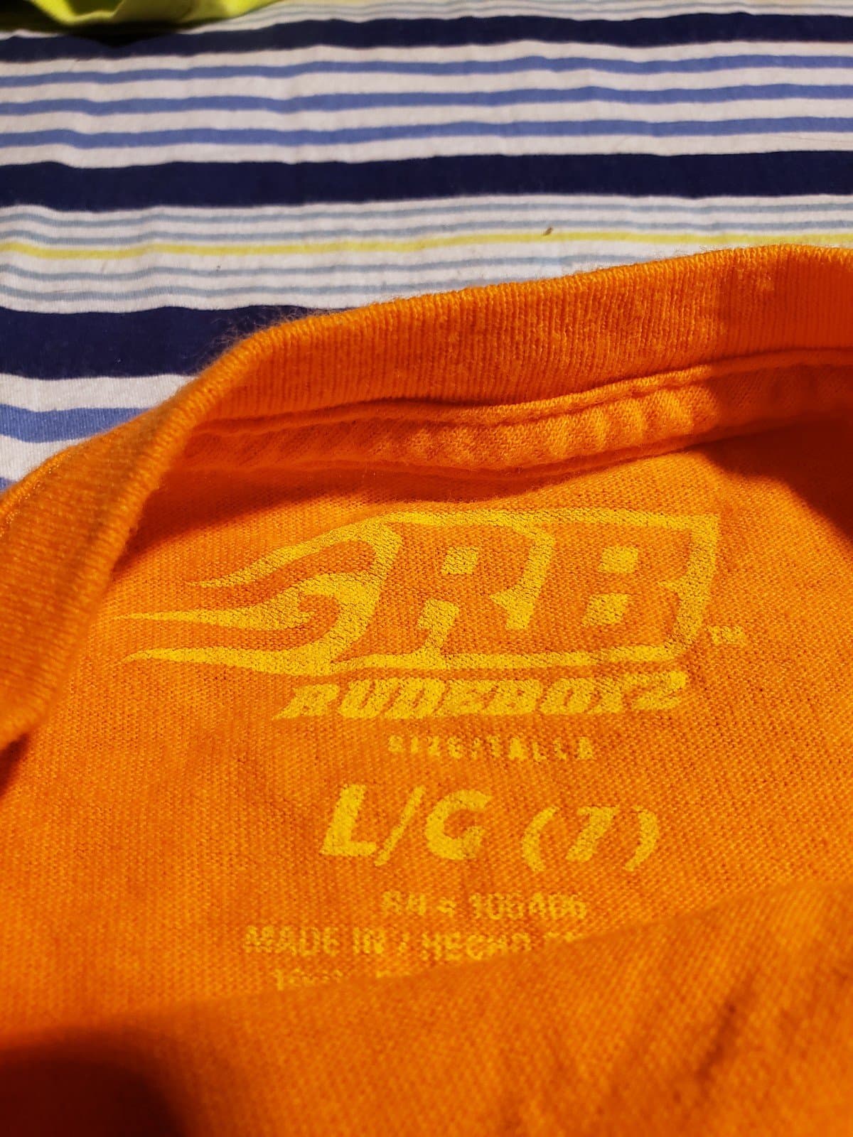 BOY'S ORANGE T-Shirt. Size 7 - Thumbnail 2