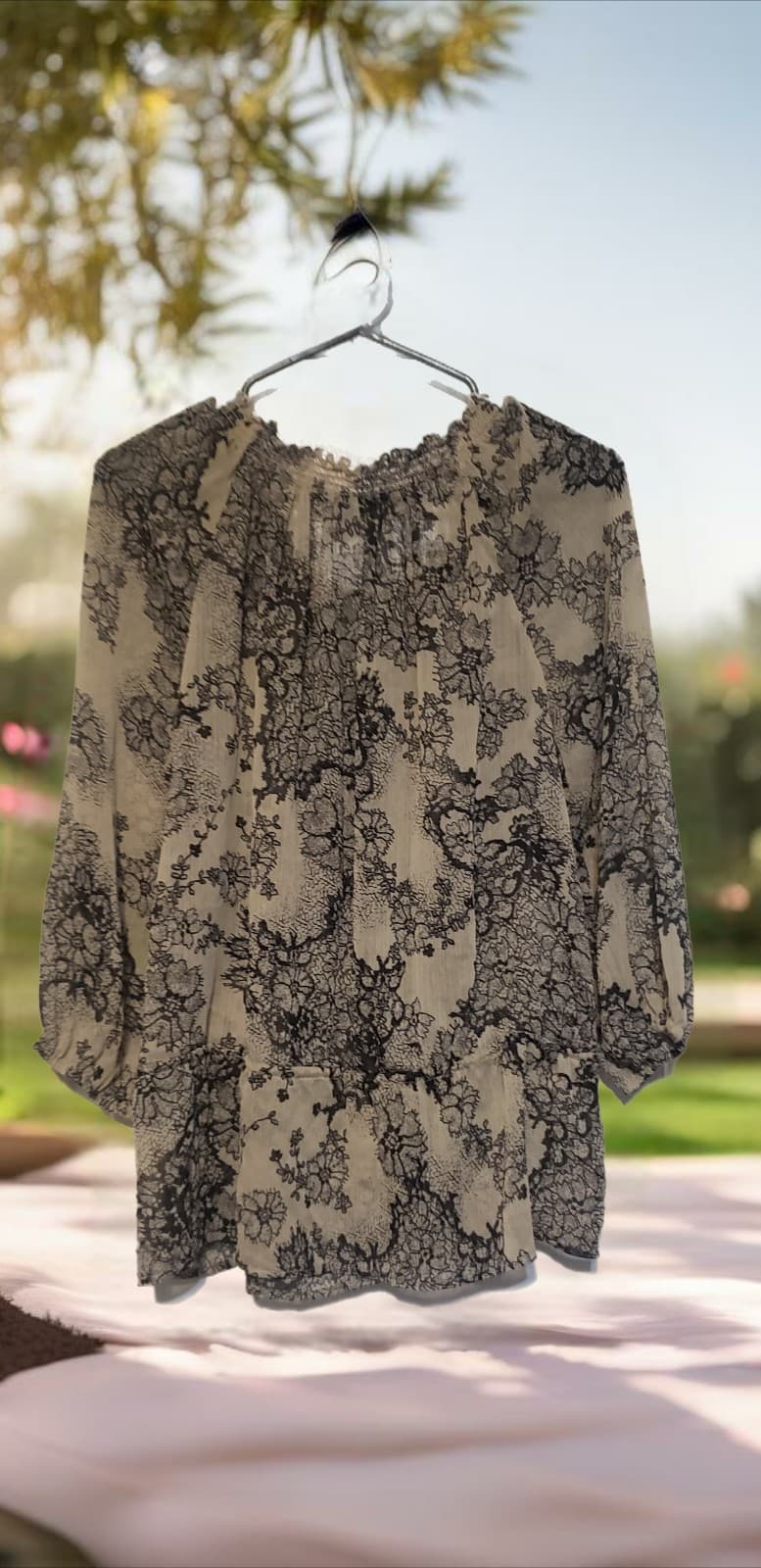 Faded Glory sheer top size Large - Thumbnail 2