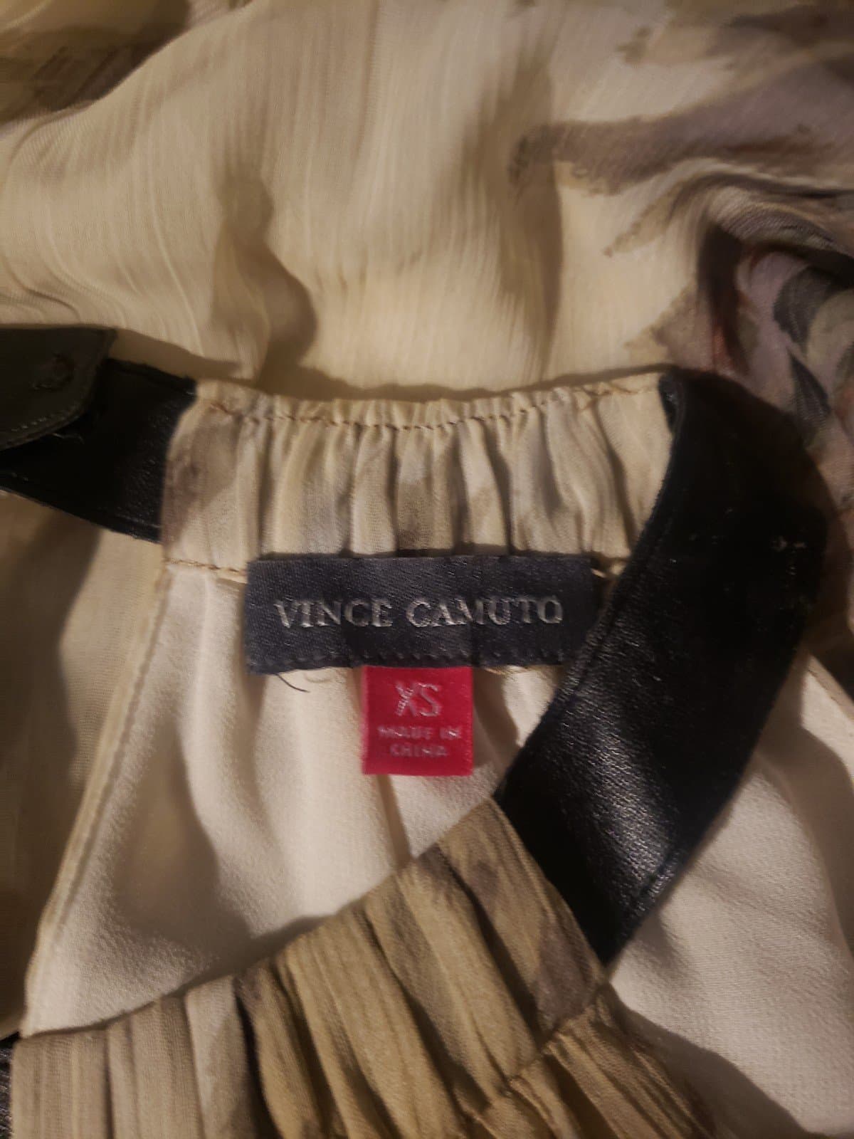 Vince Camuto Small Faux leather on area around neck - Thumbnail 3