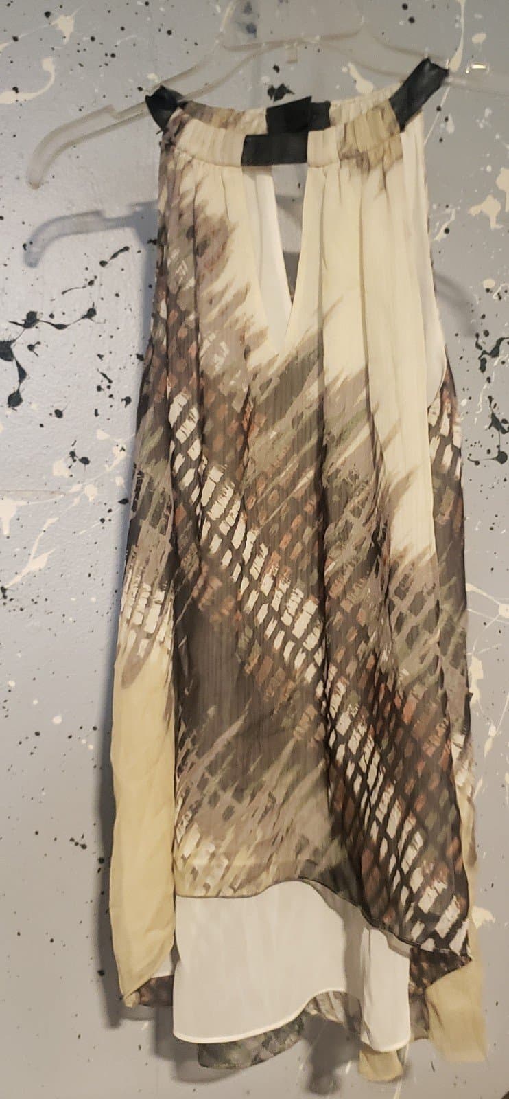 Vince Camuto Small Faux leather on area around neck - Image 1