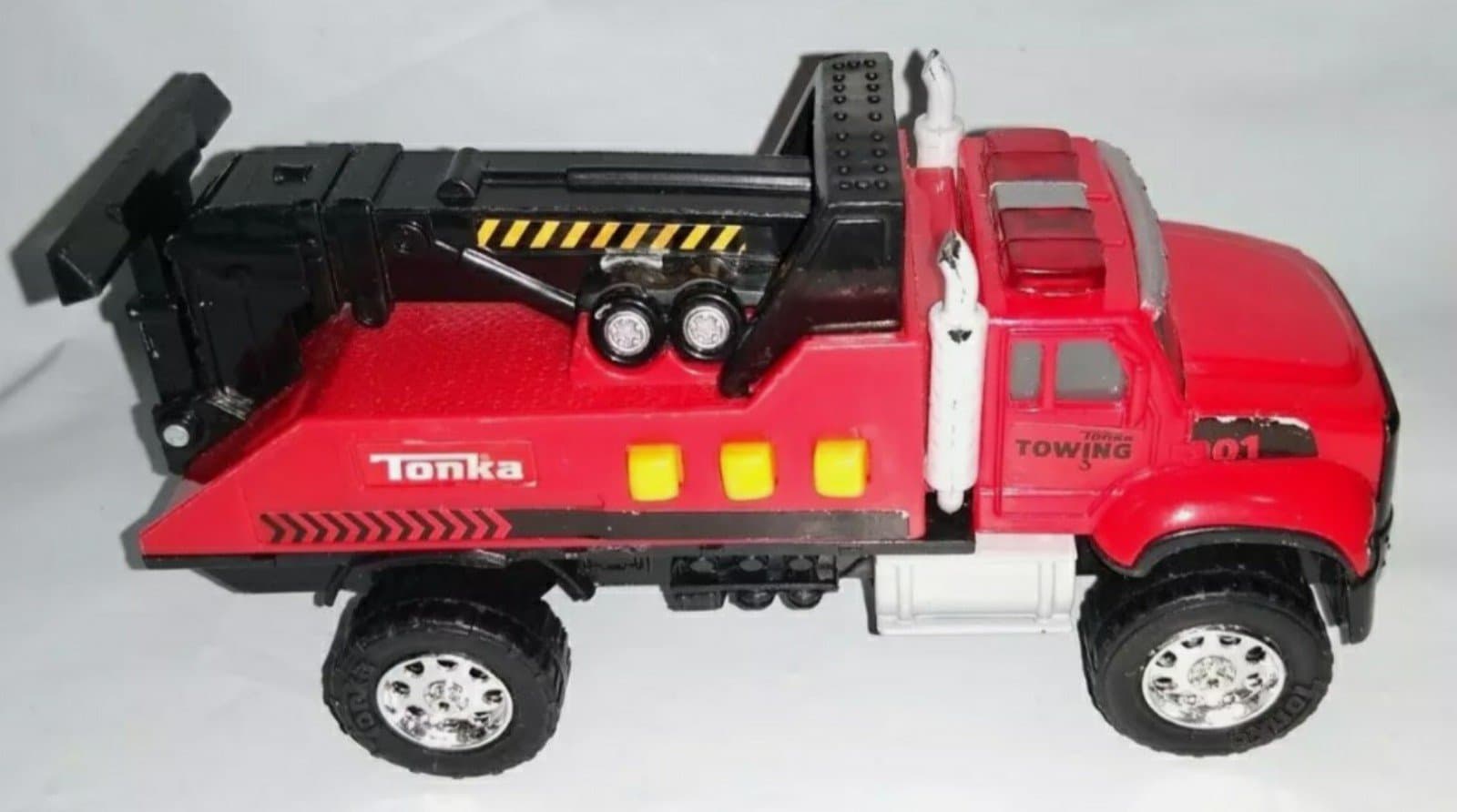 Tonka Towing 2016 Hasbro Funrise Tow Truck with black Boom. - Thumbnail 3