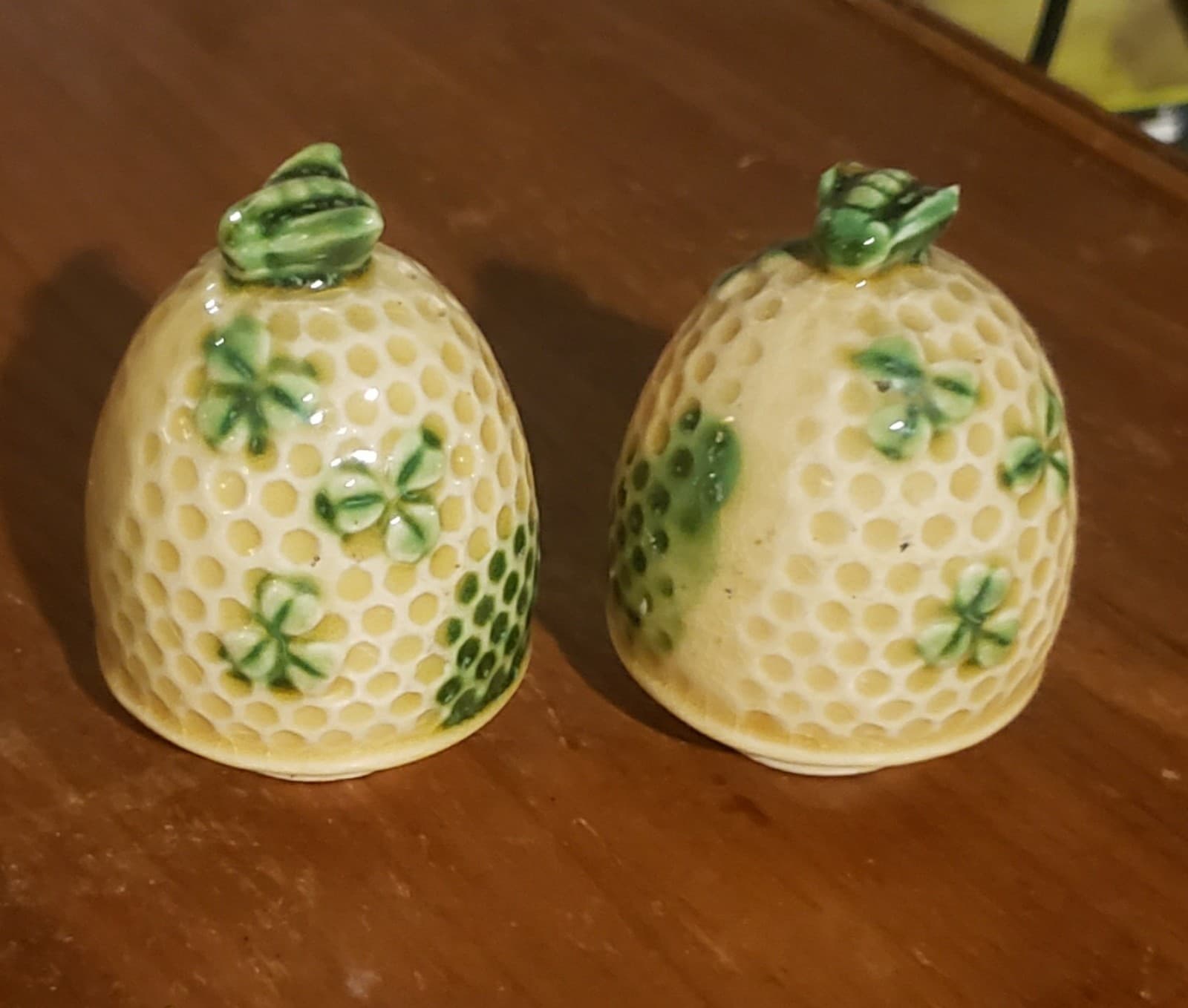 Antique Beehives Salt & Pepper shakers from occupied Japan Hand painted RARE! - Image 1