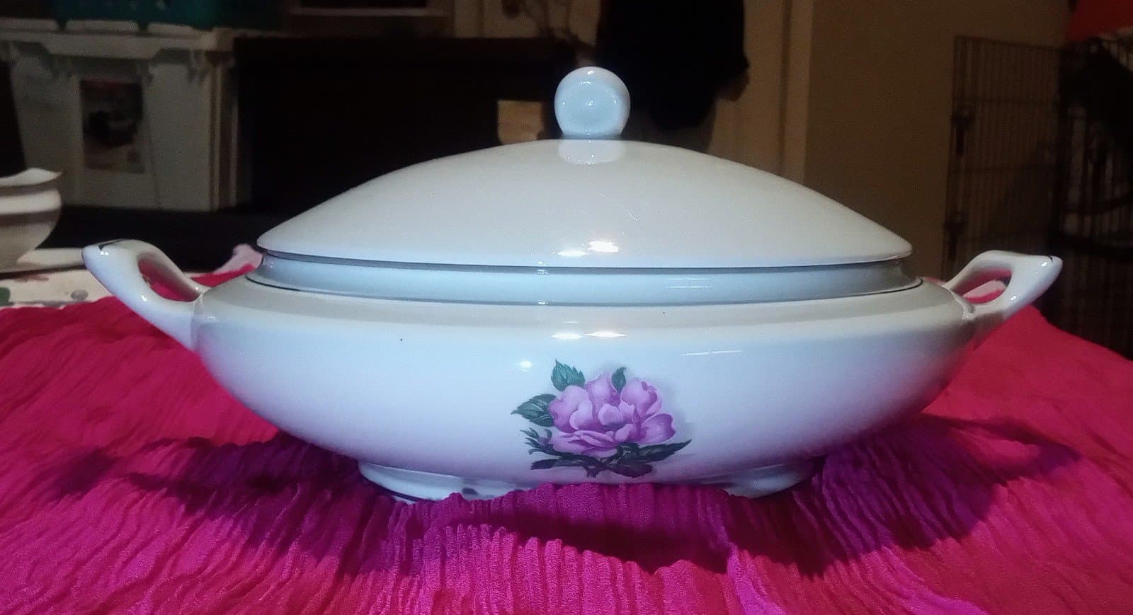 Margaret Rose by Royal Jackson Round Covered Vegetable slide With Lid - Image 1