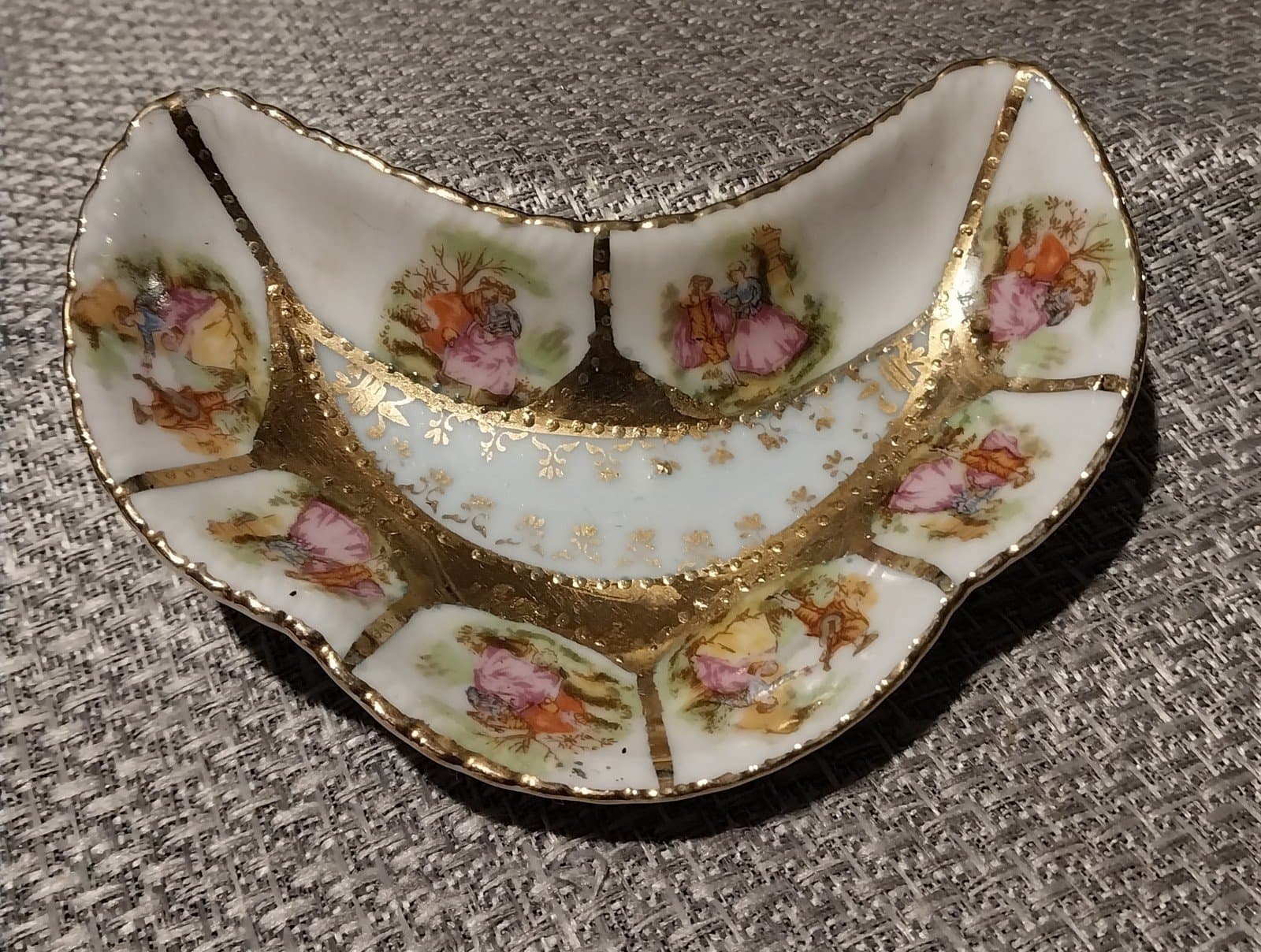 Vintage Royal Vienna Courting Couple Half Moon Bowl Shallow Tray. 4.5" - Image 1