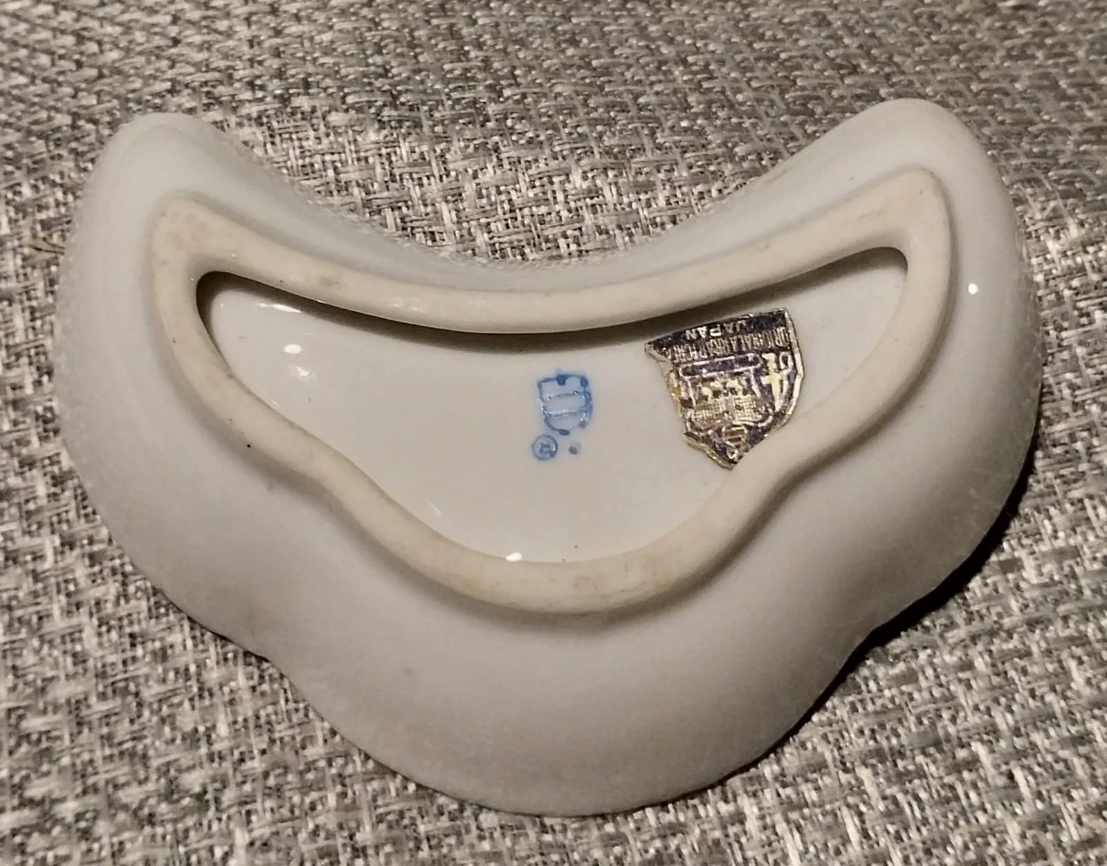 Vintage Royal Vienna Courting Couple Half Moon Bowl Shallow Tray. 4.5" - Thumbnail 2