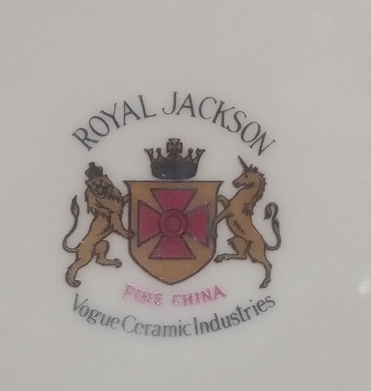 Margaret Rose by Royal Jackson Round Covered Vegetable slide With Lid - Thumbnail 3