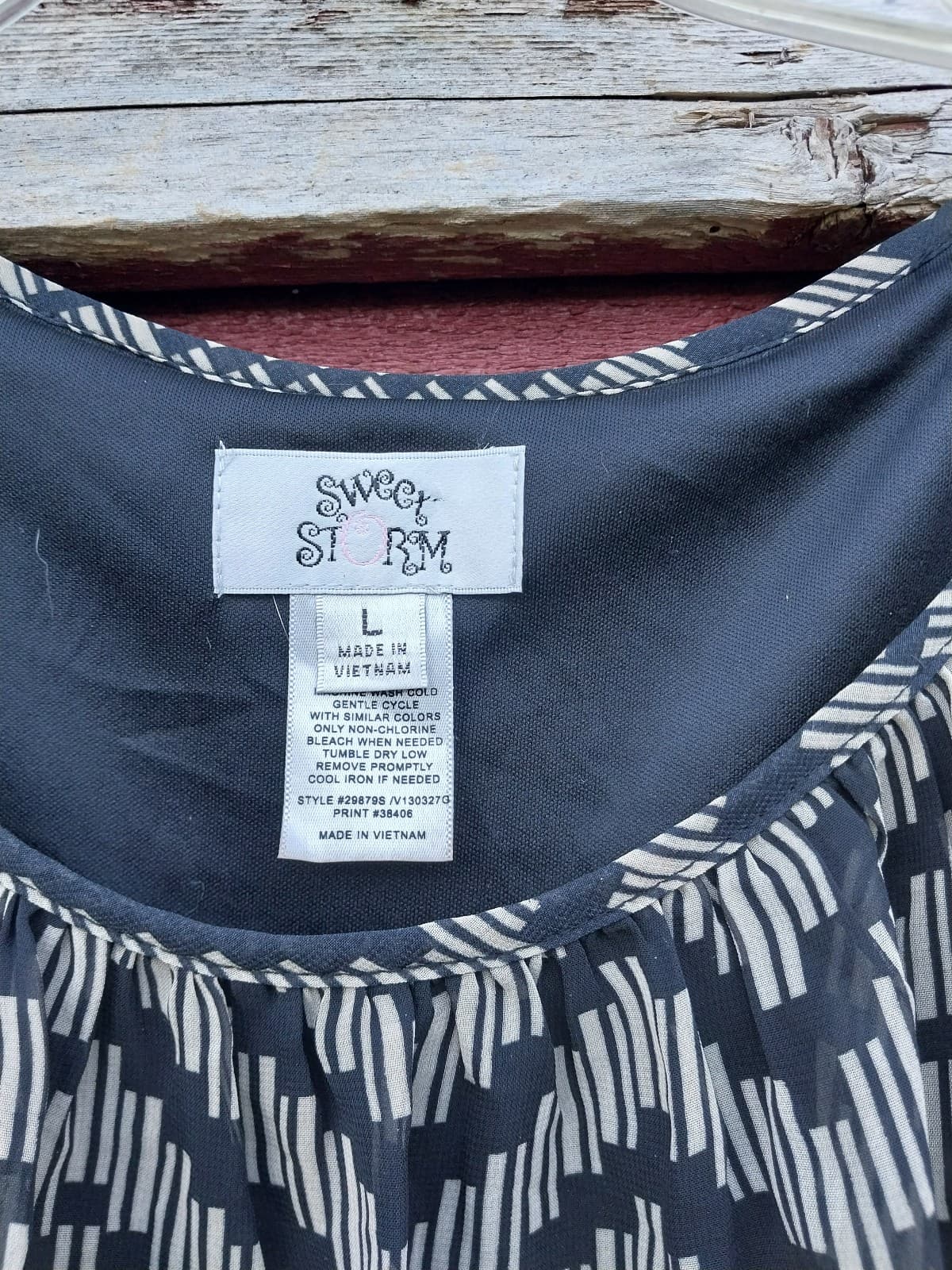 Sweet Storm Casual Dress. Size Junior Large - Thumbnail 3