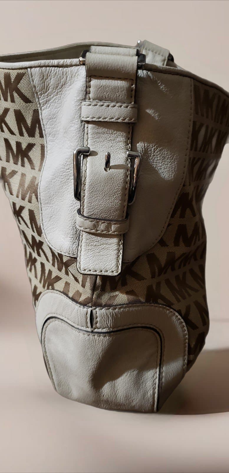 Michael Kors Brookville Large Shoulder - Beige/Ebony/Vanilla - Thumbnail 4