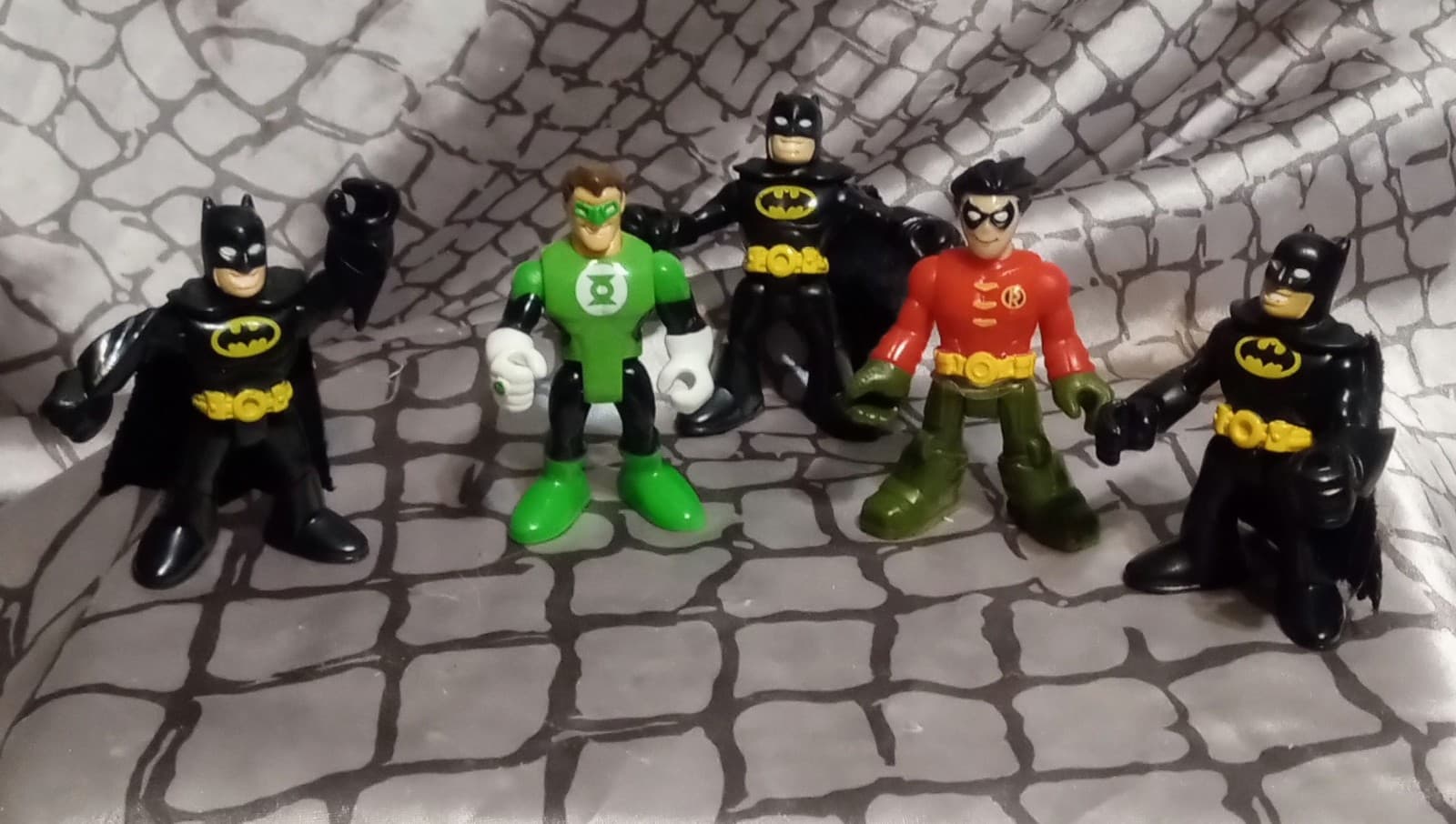 Batman Imaginext Toy Lot: 3 Batman, Robin, Green Lantern - Image 1