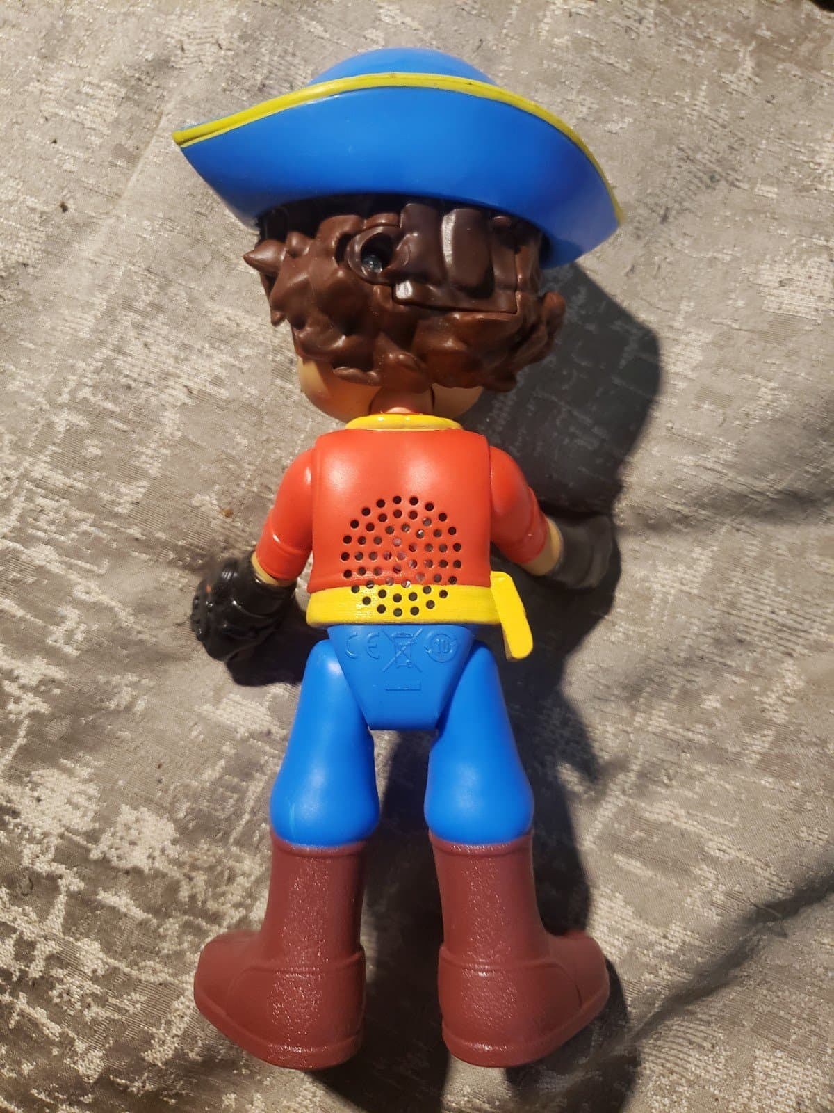 Fisher-Price Nickelodeon Santiago of the Seas Light-up Talking Santiago - Thumbnail 2