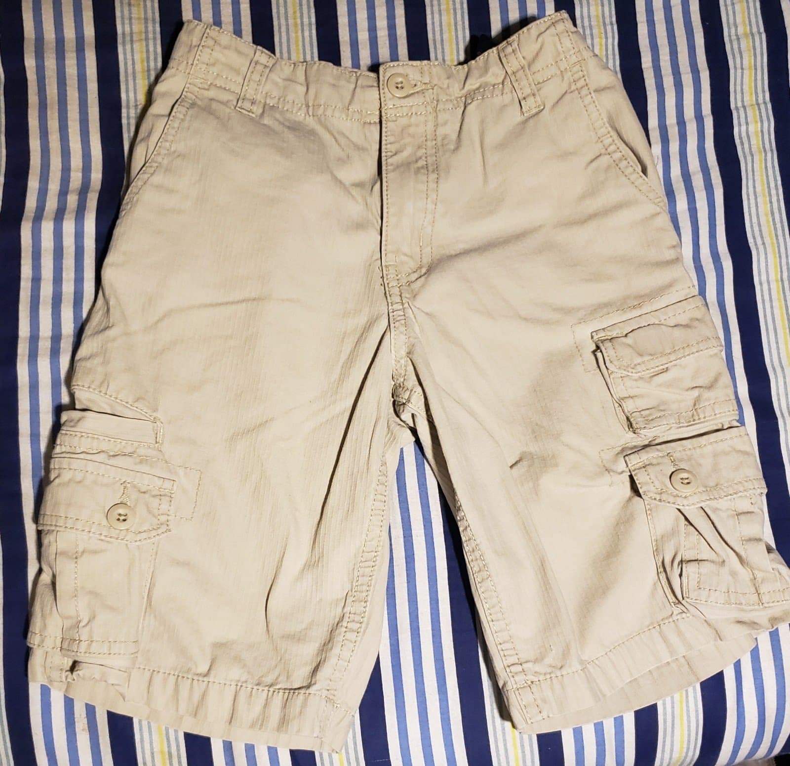Faded Glory Khaki Cargo. Size 7 Shorts - Image 1