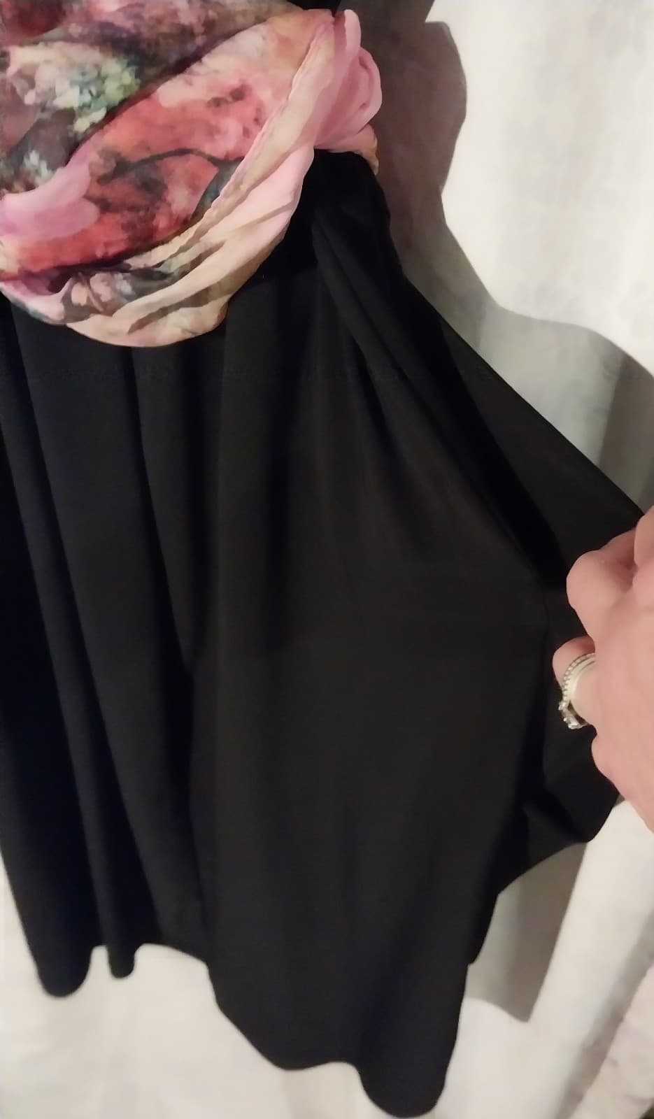 B. Smart Black Dress with Ruffles and Pockets - Thumbnail 6