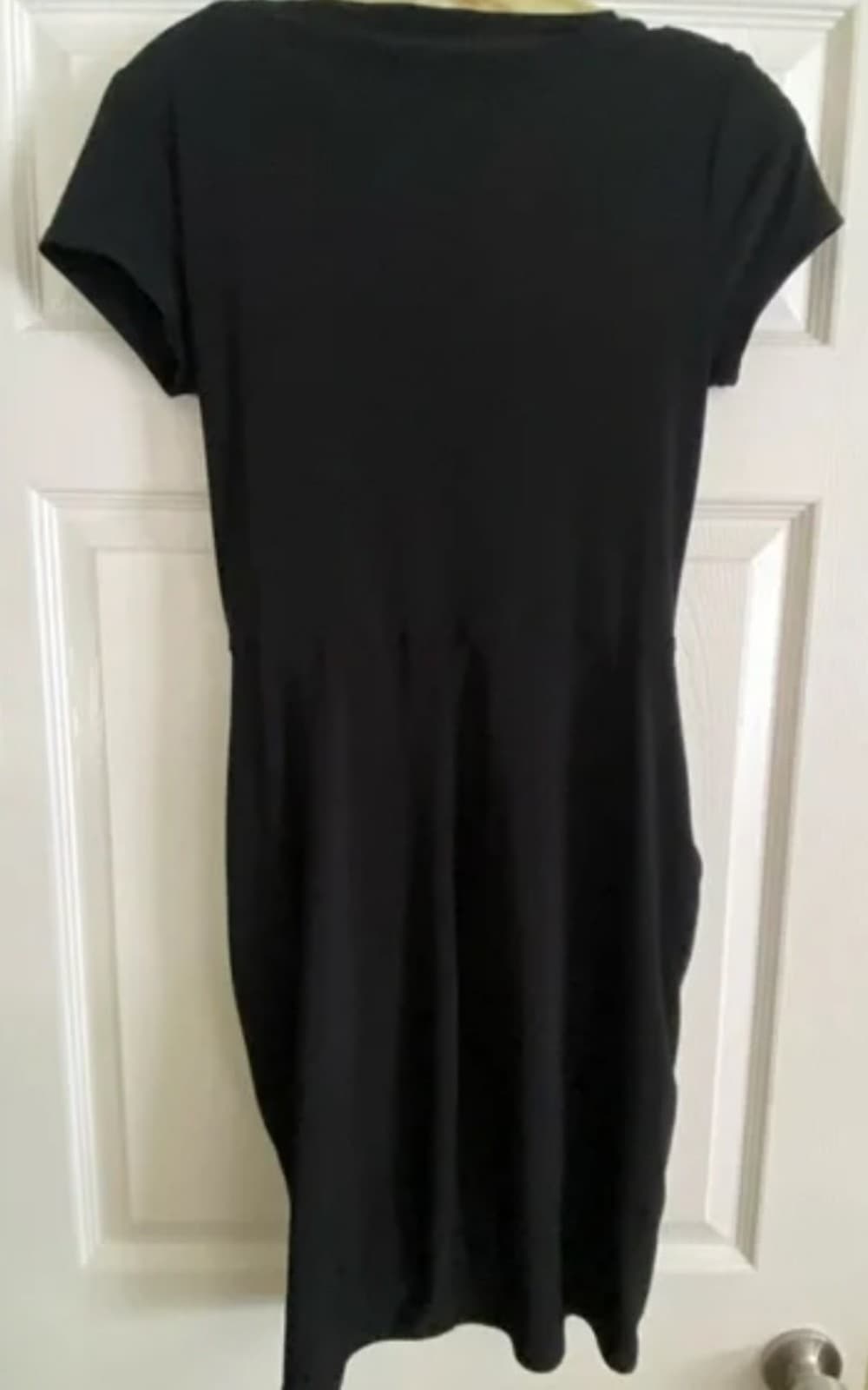 B. Smart Black Dress with Ruffles and Pockets - Thumbnail 8