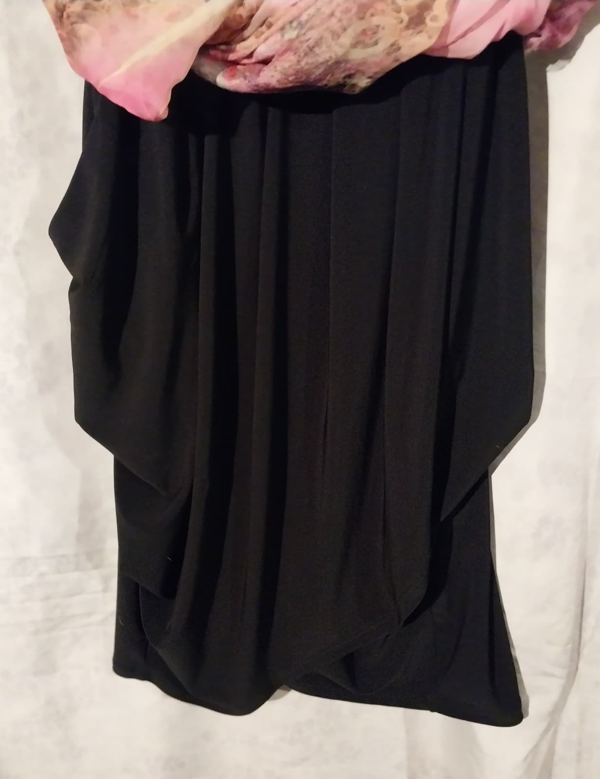 B. Smart Black Dress with Ruffles and Pockets - Thumbnail 3