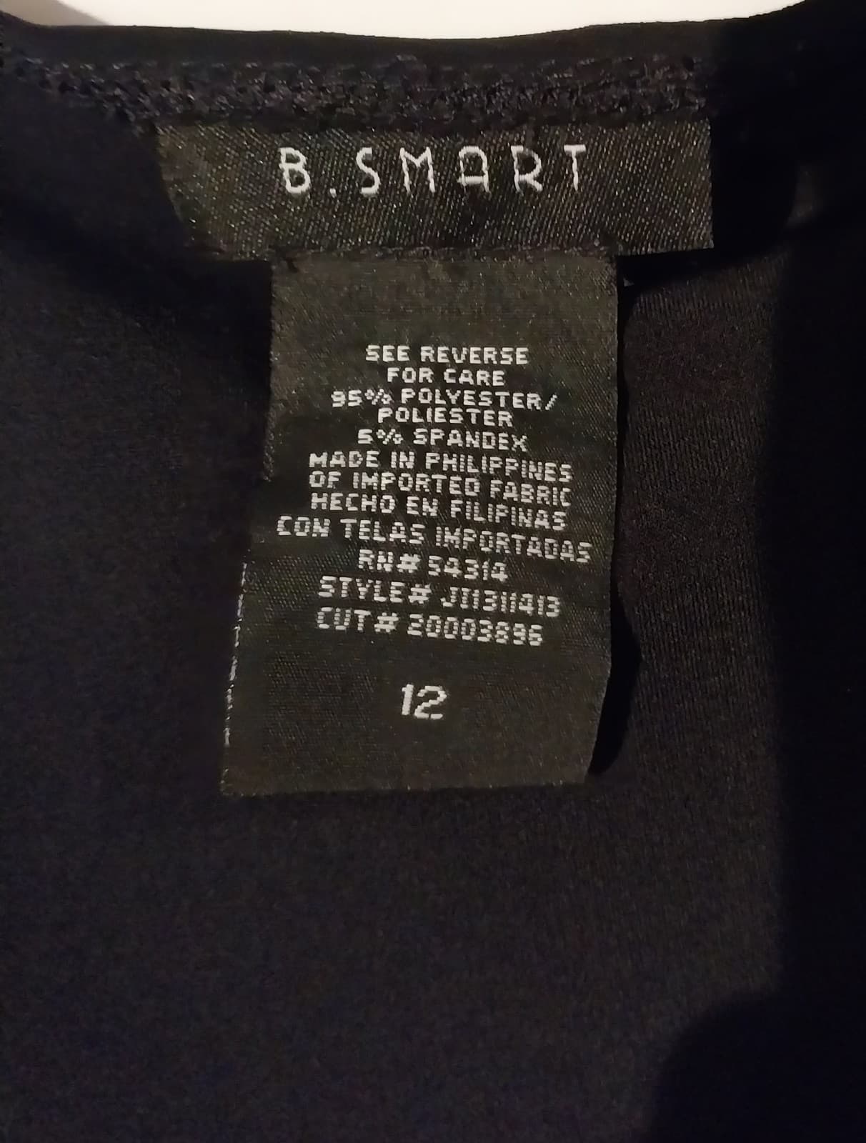 B. Smart Black Dress with Ruffles and Pockets - Thumbnail 4