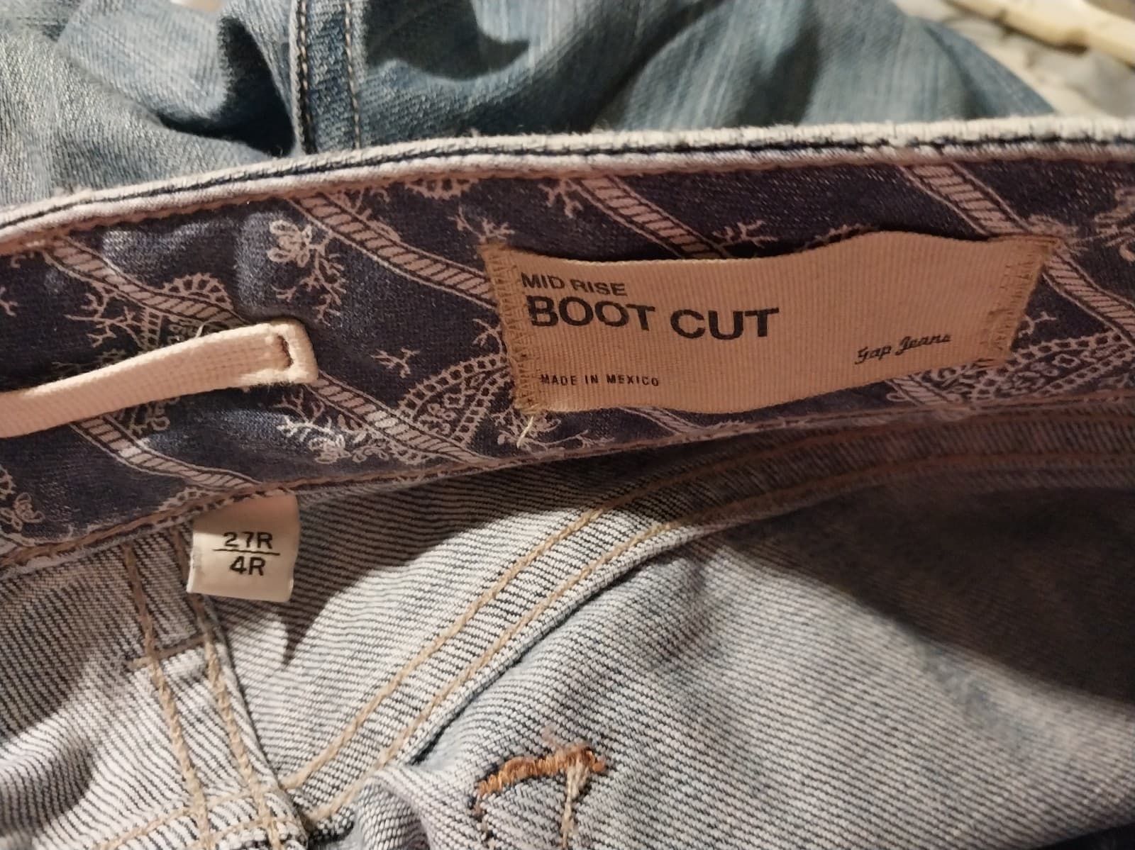 Gap Women's Jeans. Mid Rise Boot Cut. 27R - Thumbnail 3