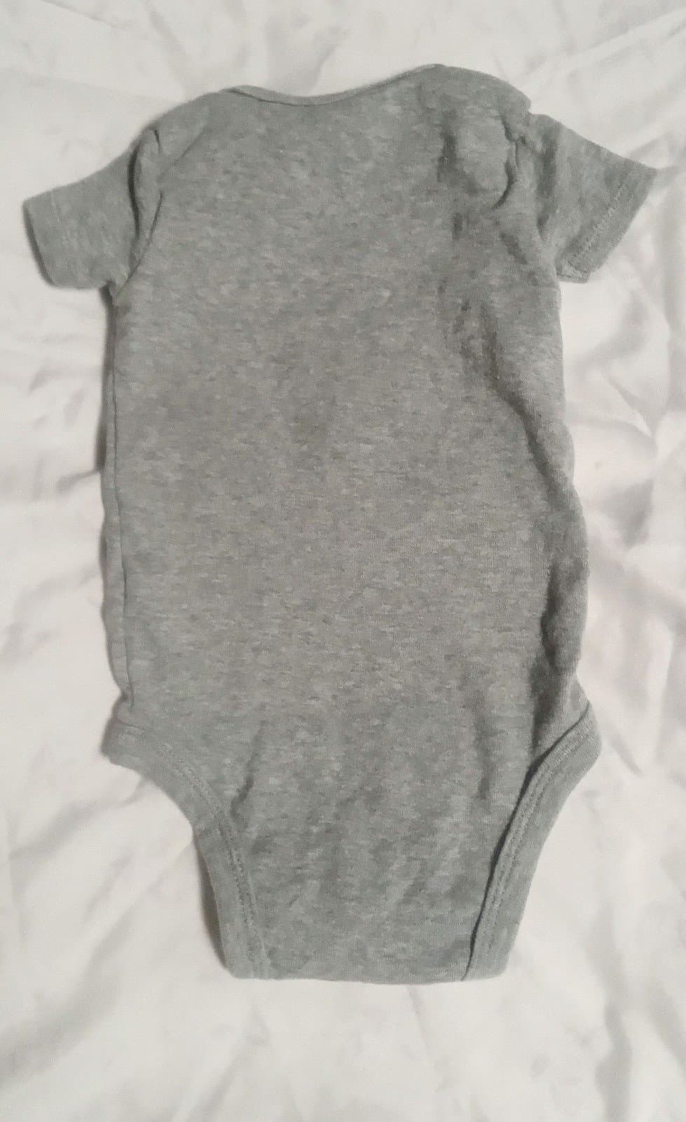 Property of Mom Onesie. Size 3 months - Thumbnail 3